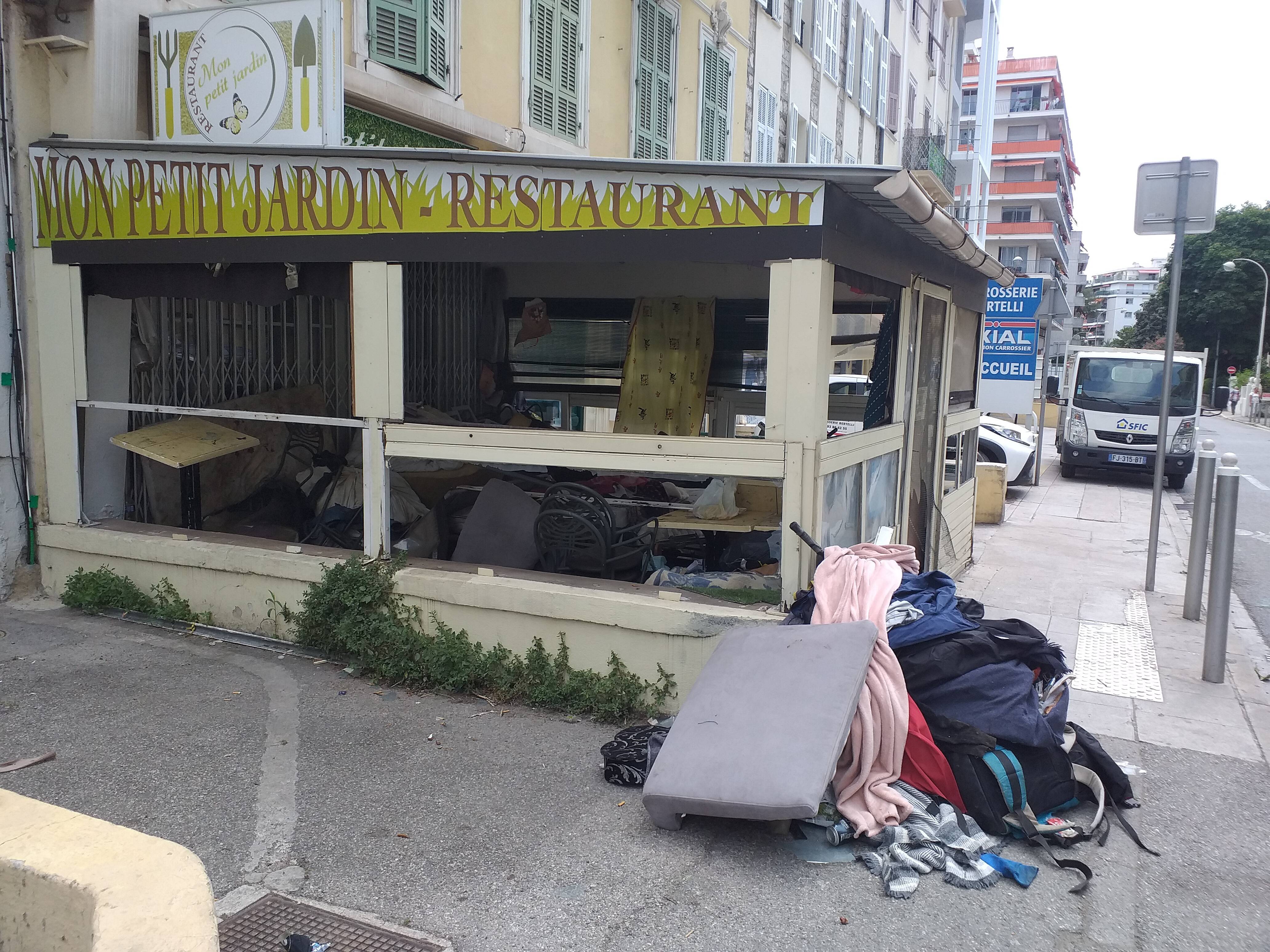 "Un point de deal et de prostitution": un ancien restaurant de l'avenue Villermont à Nice est squatté depuis 2023 et inquiète le quartier