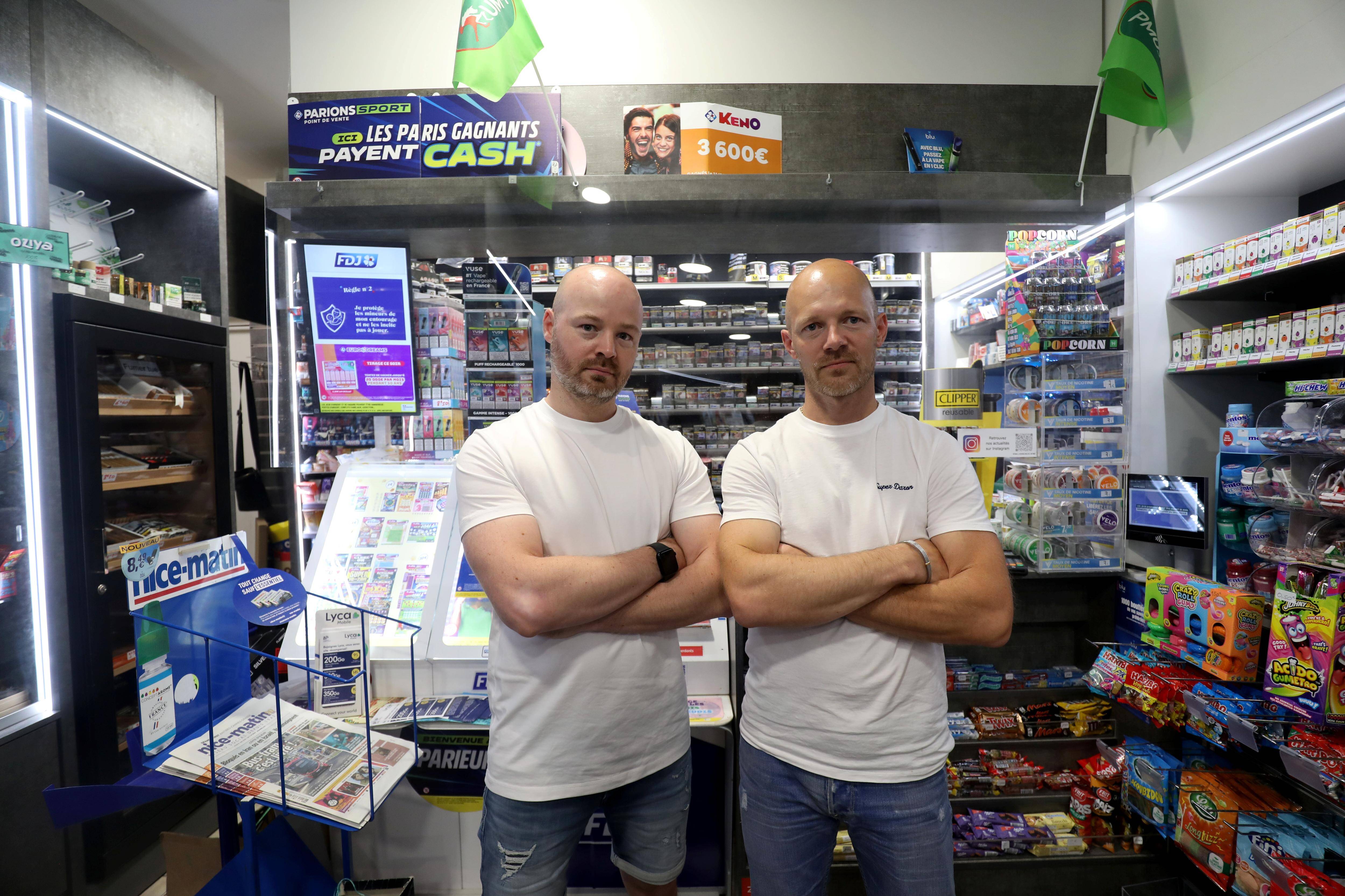 "On devient des tabacs de dépannage": ces buralistes d'Antibes grognent contre les cigarettes de contrebande