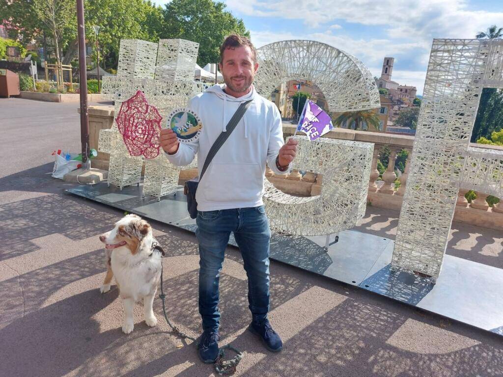 De Grasse à la frontière de la Syrie: il a mené son Convoi de la paix sur 12.000km pour aider les réfugiés de guerre