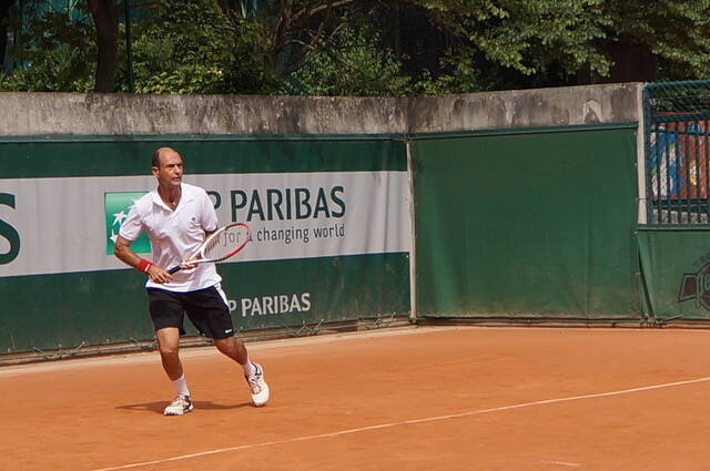 À près de 70 ans, le maire de Bandol retrouve Roland-Garros pour le championnat de France de tennis