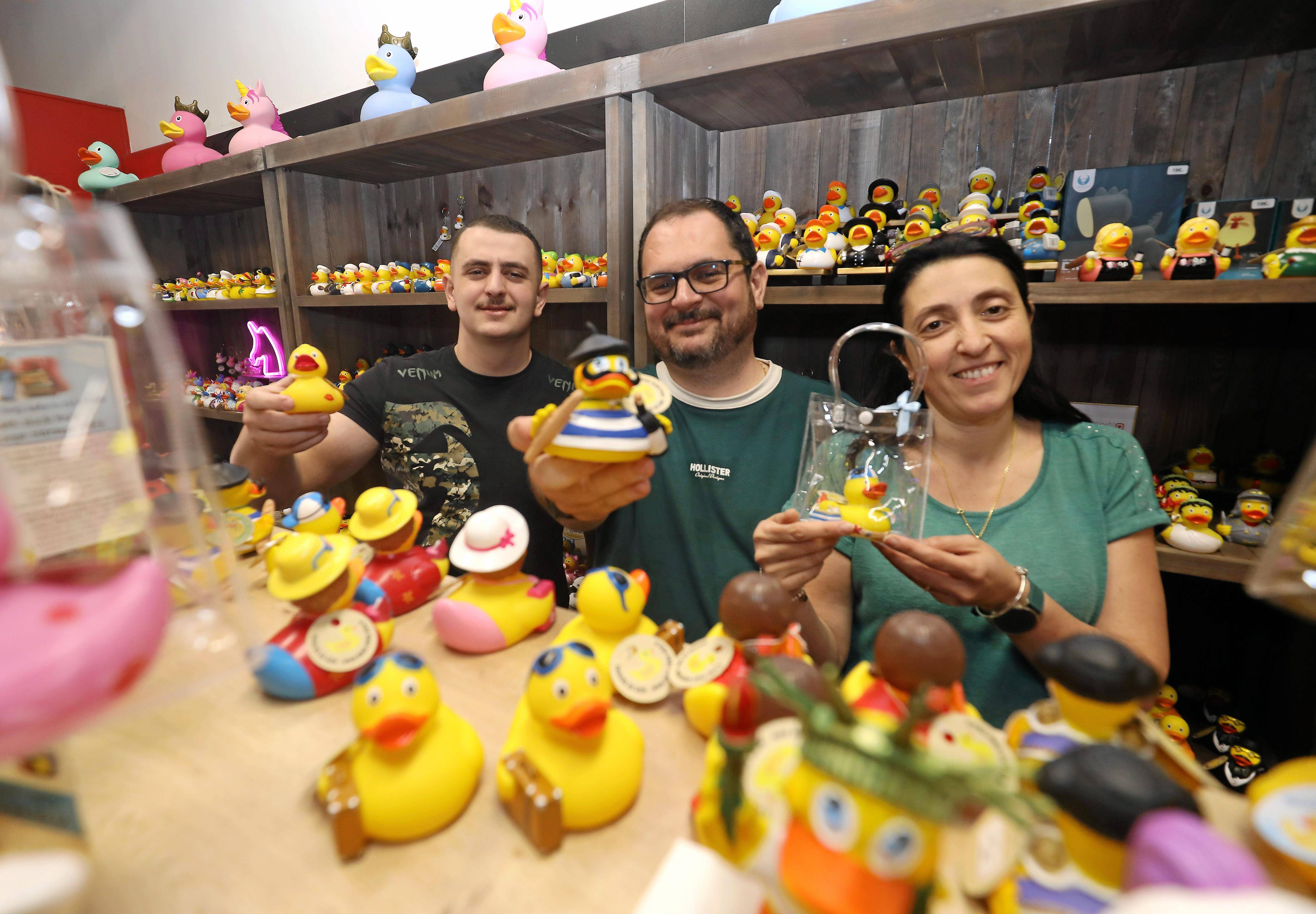 Cette boutique de Nice s'est spécialisée dans la vente de canards de bain... et elle cartonne