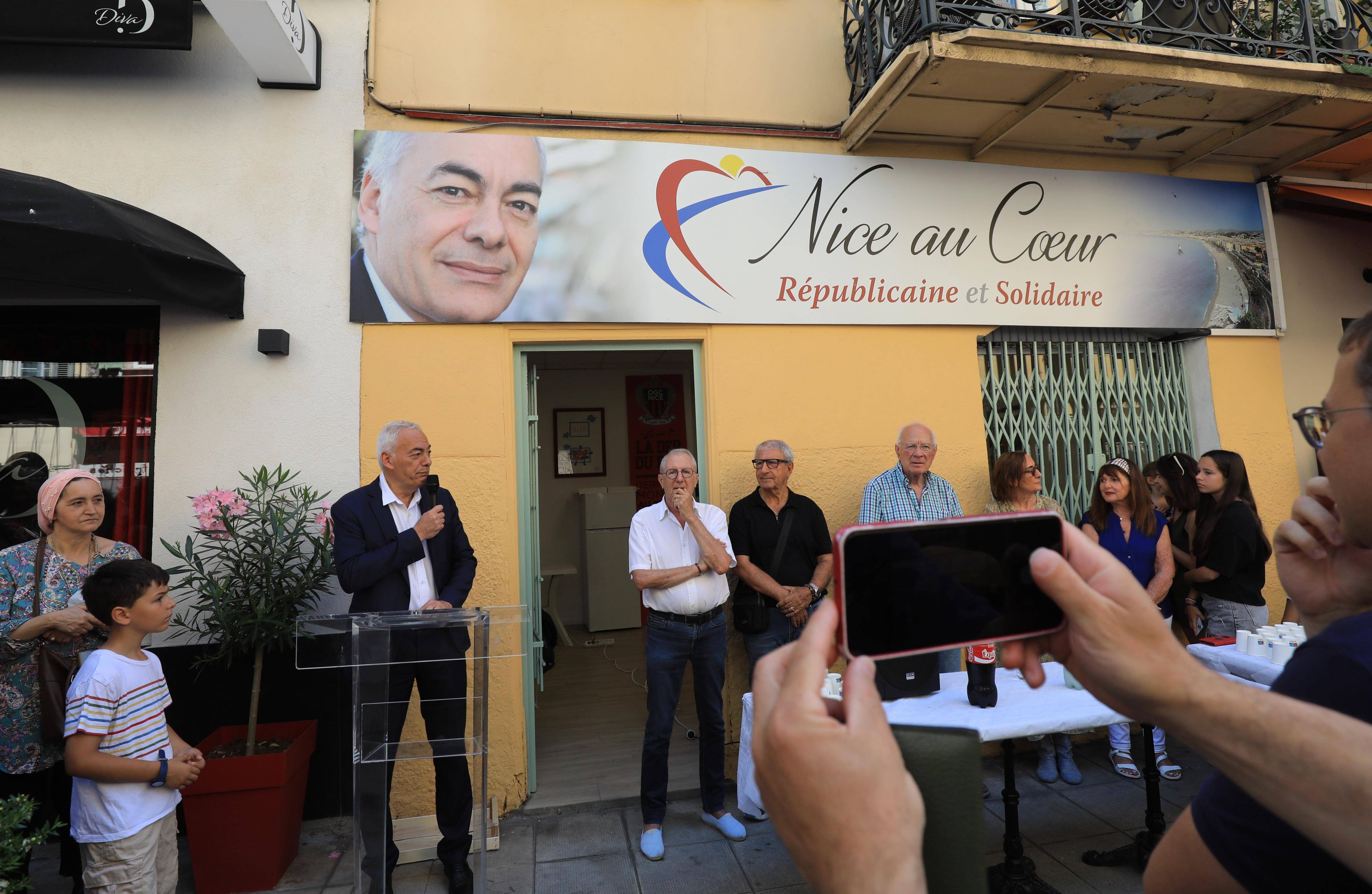 Le chef de file des socialistes niçois, Patrick Allemand, mobilise les sympathisants à sa permanence du port