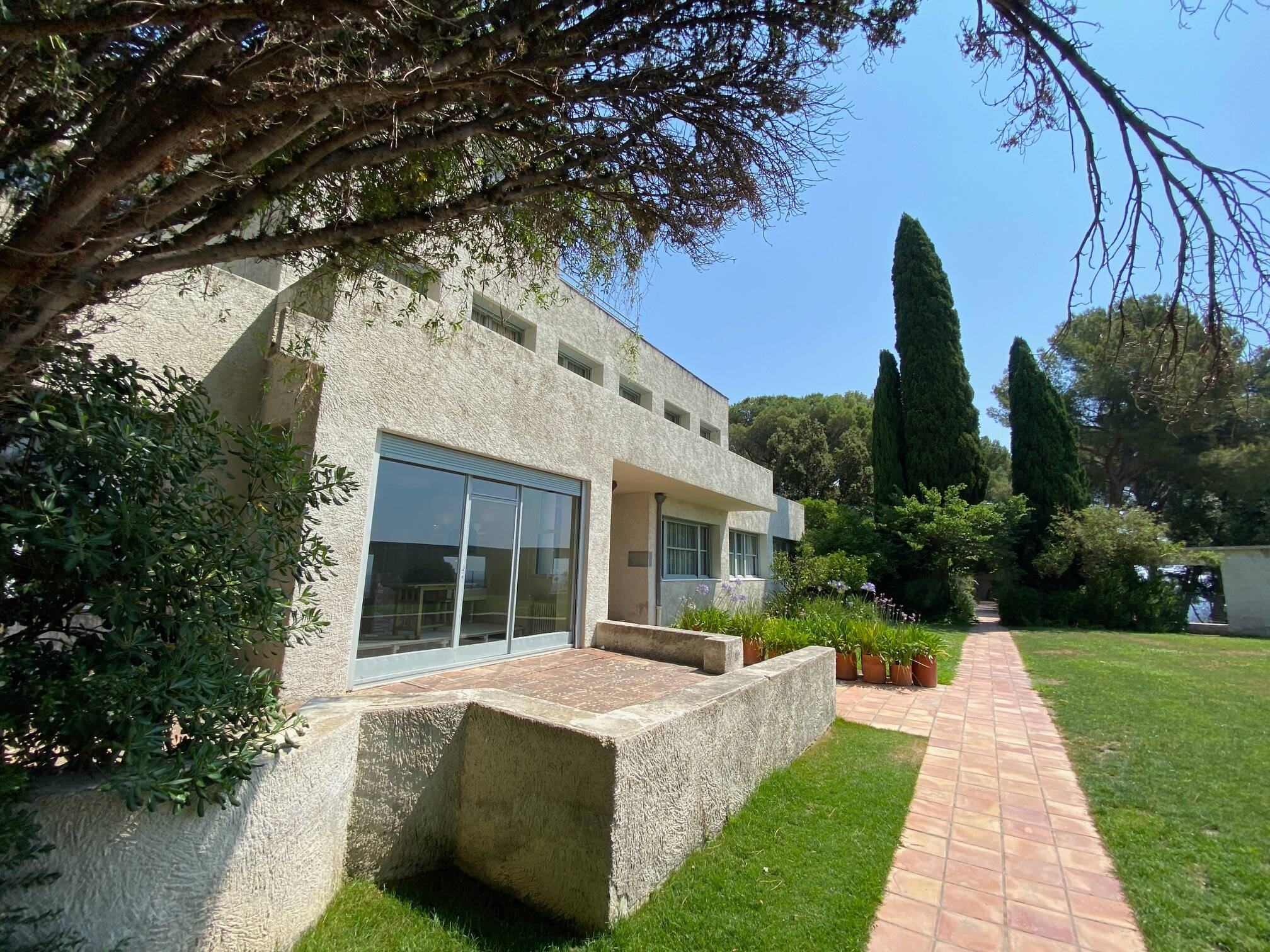 Les 4 pistes envisagées par le maire Jean-Pierre Giran pour maintenir en vie la Villa Noailles à Hyères