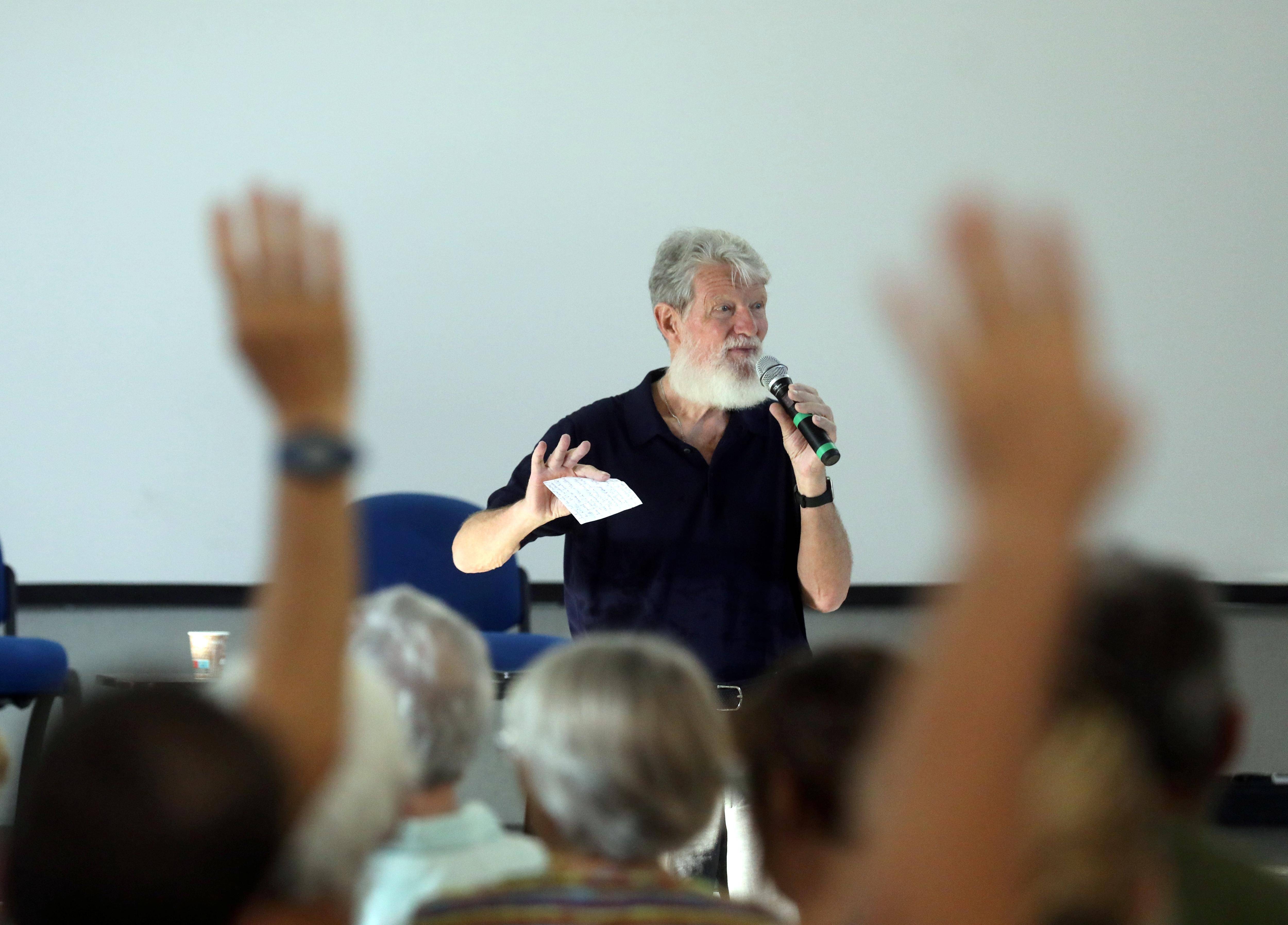 "Madagascar, un pays qui m'a accueilli comme un ami et comme un frère": Le père Pedro était en conférence à Antibes, ce mardi