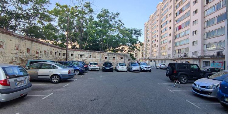 Les squats de places, ça ne peut plus durer: les riverains de ce parking toulonnais ne peuvent plus s'y garer et sont en colère