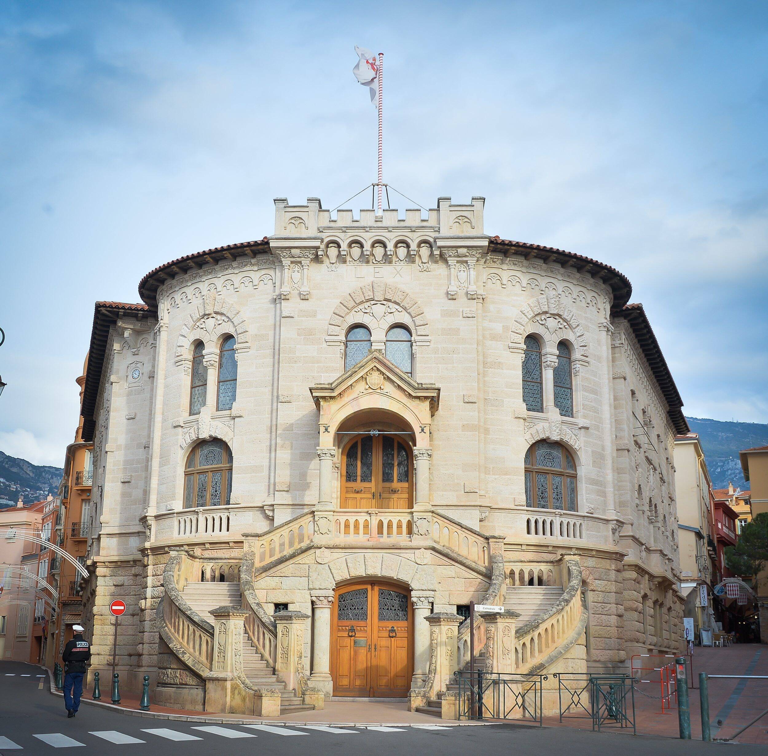 Interdit de quitter la Principauté, l'ex-juge suprême de Monaco Didier Linotte échappe à l'incarcération