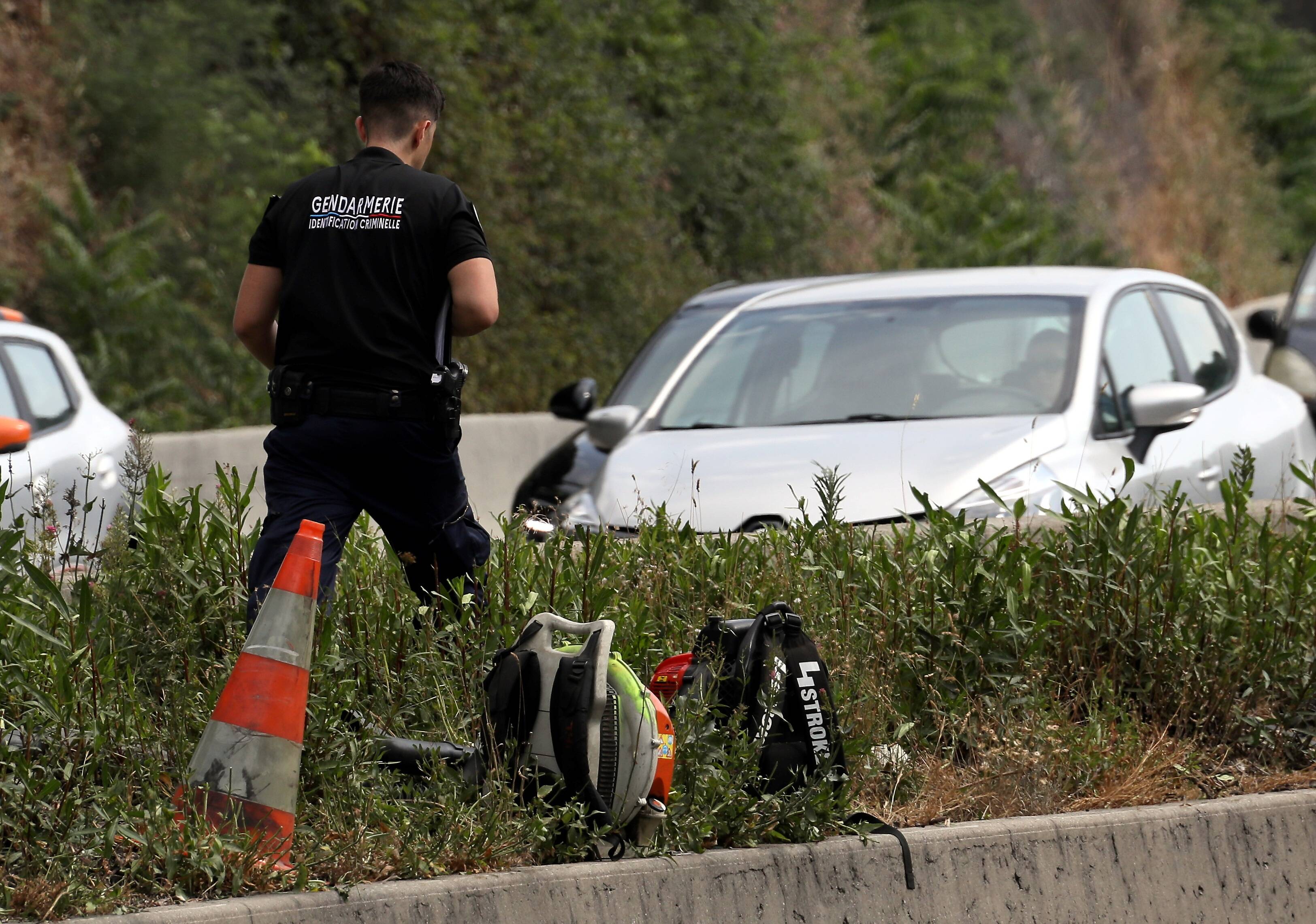 Dans quelles circonstances la collision frontale sur l'A8 a-t-elle pu survenir? Les gendarmes débutent une enquête douloureuse