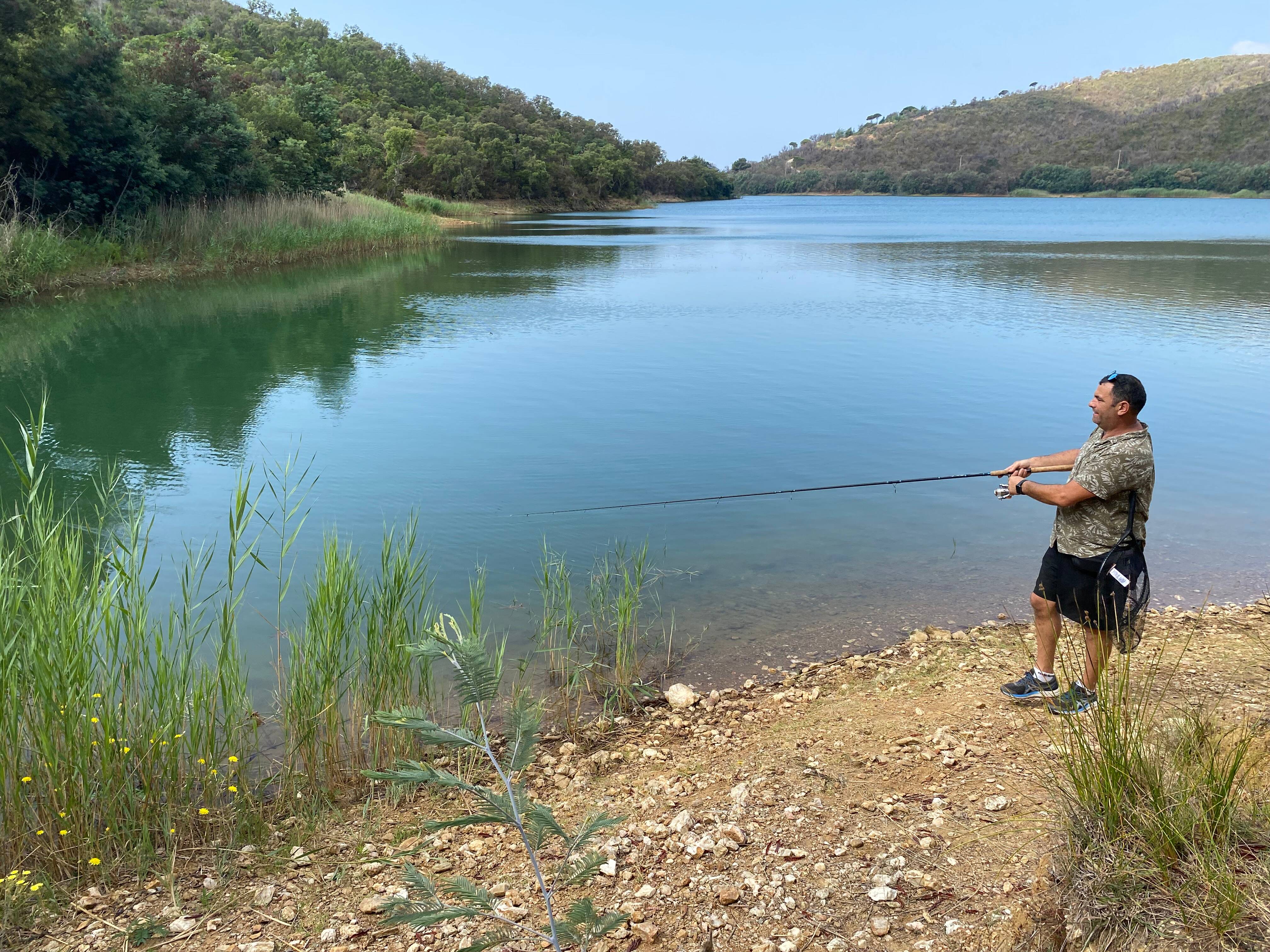 Est-elle vraiment interdite depuis 58 ans? La pêche est désormais autorisée sur ce lac du Var (mais avec quelques restrictions)