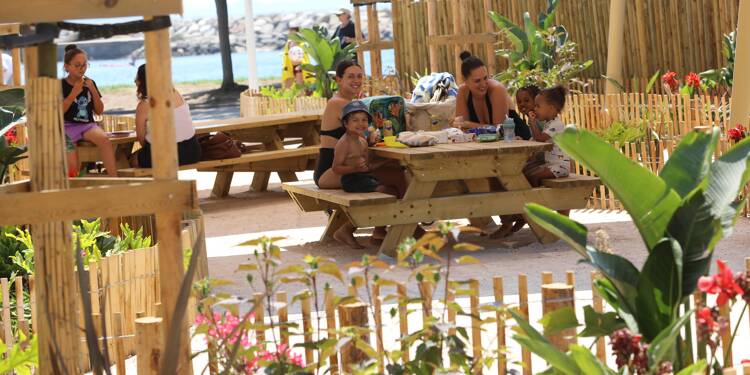 Pique-niques encadrés, fêtes interdites: la ville de Toulon serre la vis sur les plages du Mourillon