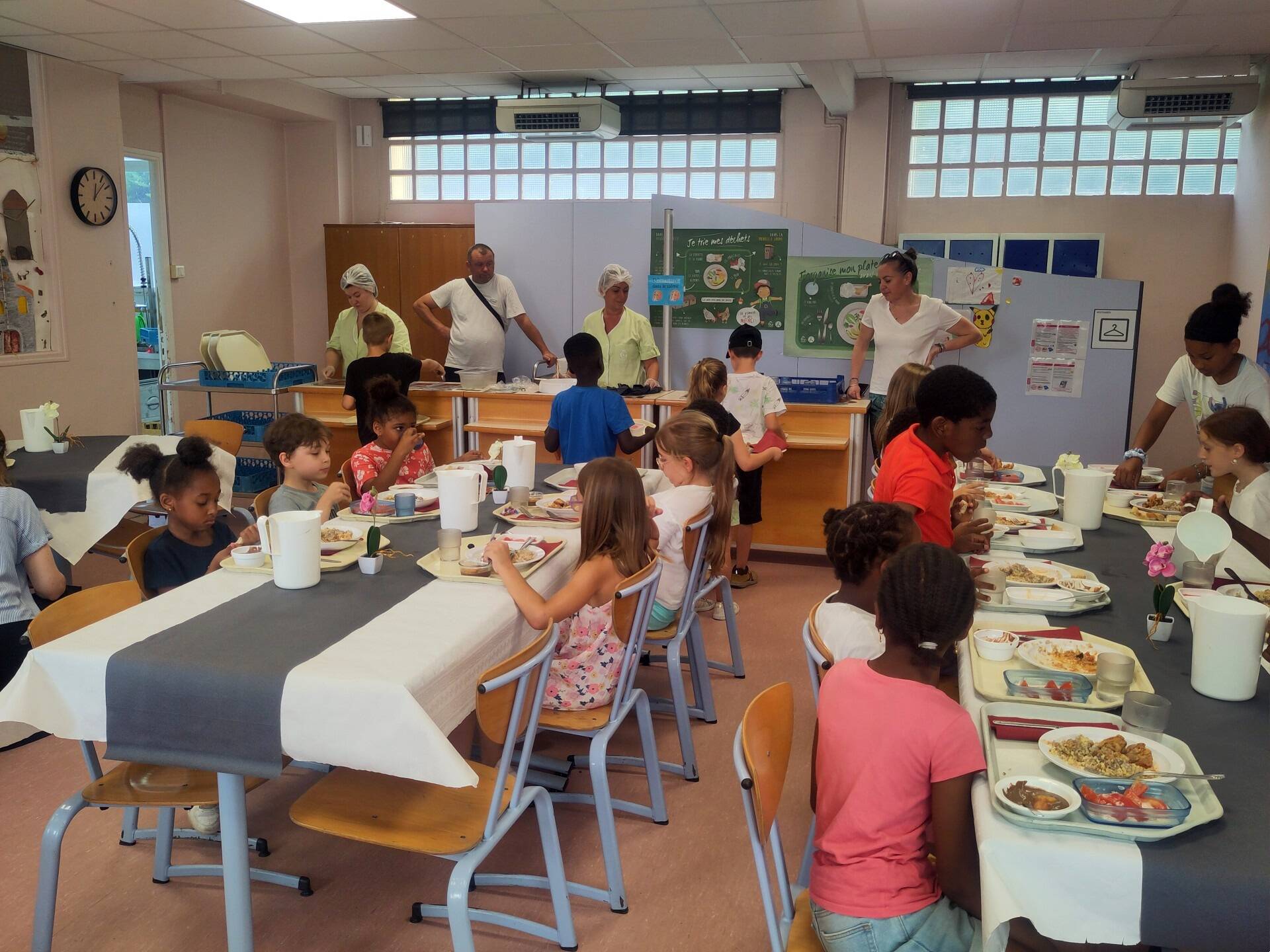 Le chef Jacques Chibois a régalé les 3.600 écoliers de Grasse avec un repas gastronomique à la cantine