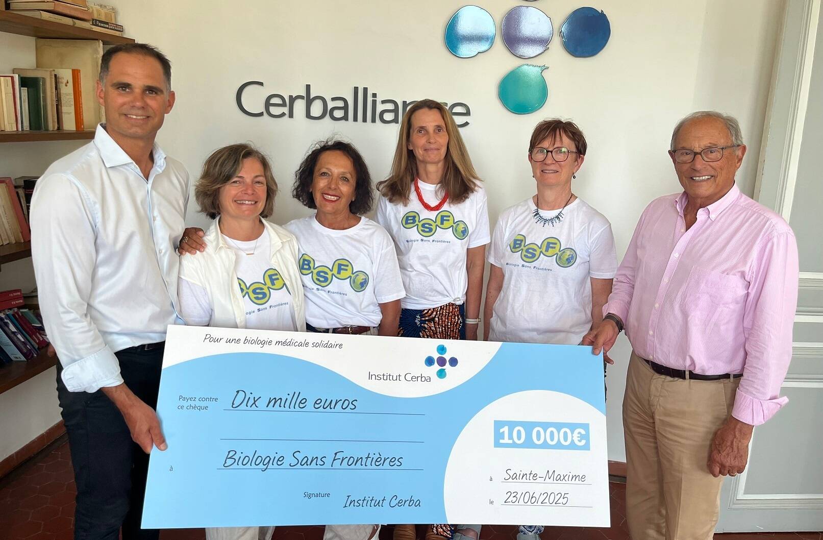 Un chèque de 10.000 euros en soutien à l'association "Biologie sans frontières" pour améliorer la biologie médicale dans des pays en voie de développement