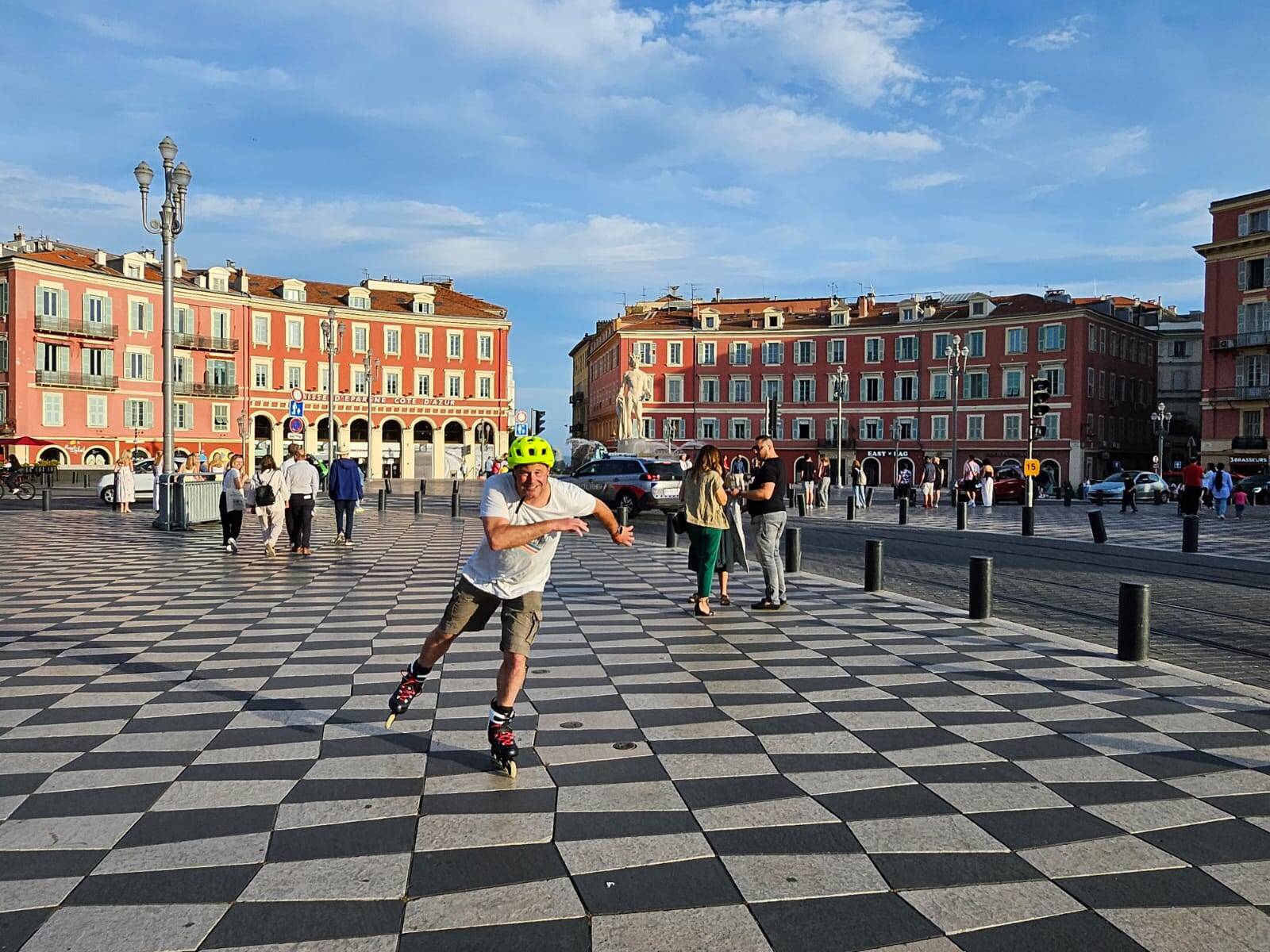 "Je reprends à la fois pour le plaisir, mais aussi pour me donner de nouveaux challenges": ce quinquagénaire prépare ses compétitions de roller sur la Côte d'Azur
