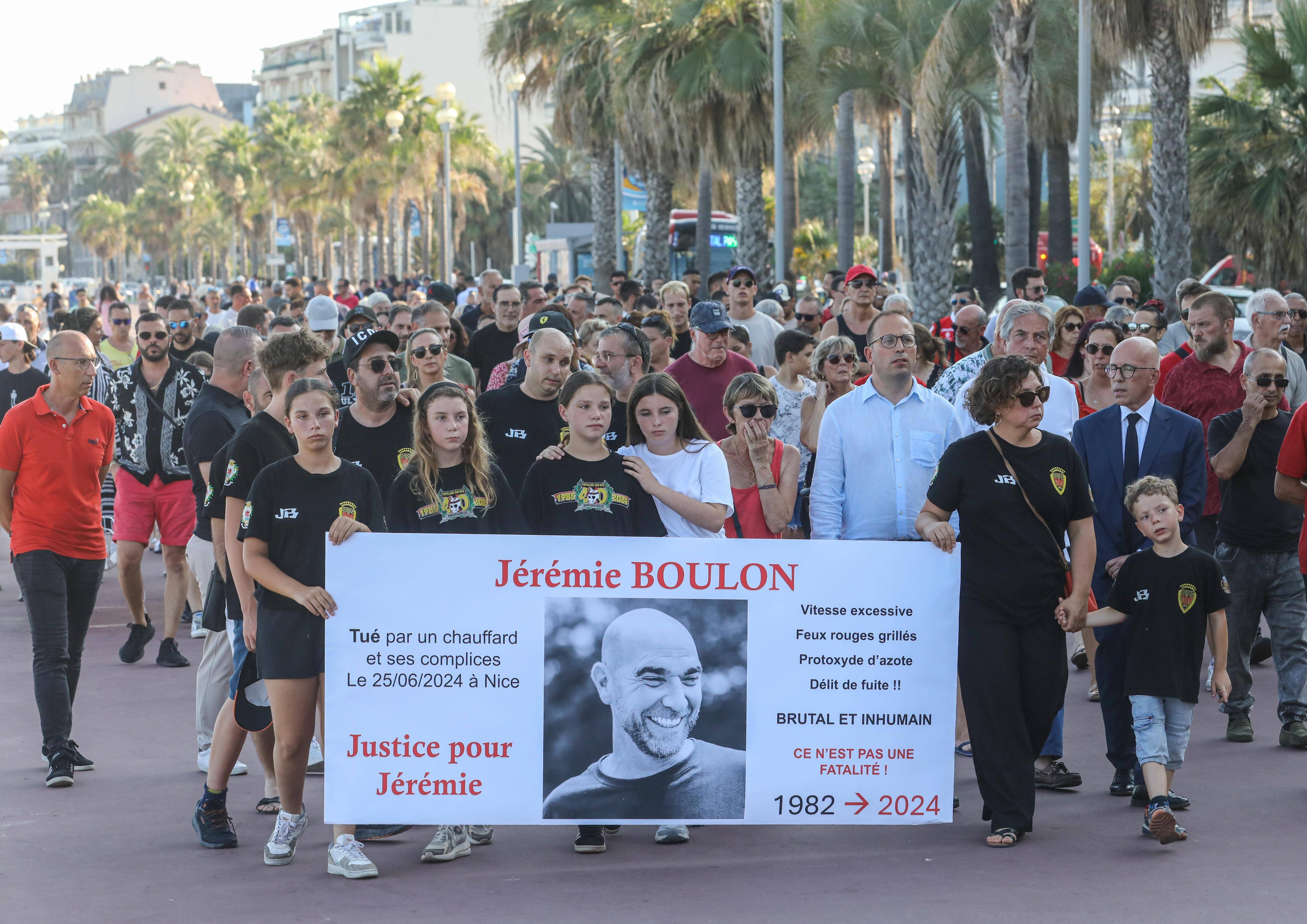 Hommage à Nice: ils ont marché afin de réclamer "justice pour Jérémie", ce pompier tué par un chauffard sur la Prom'