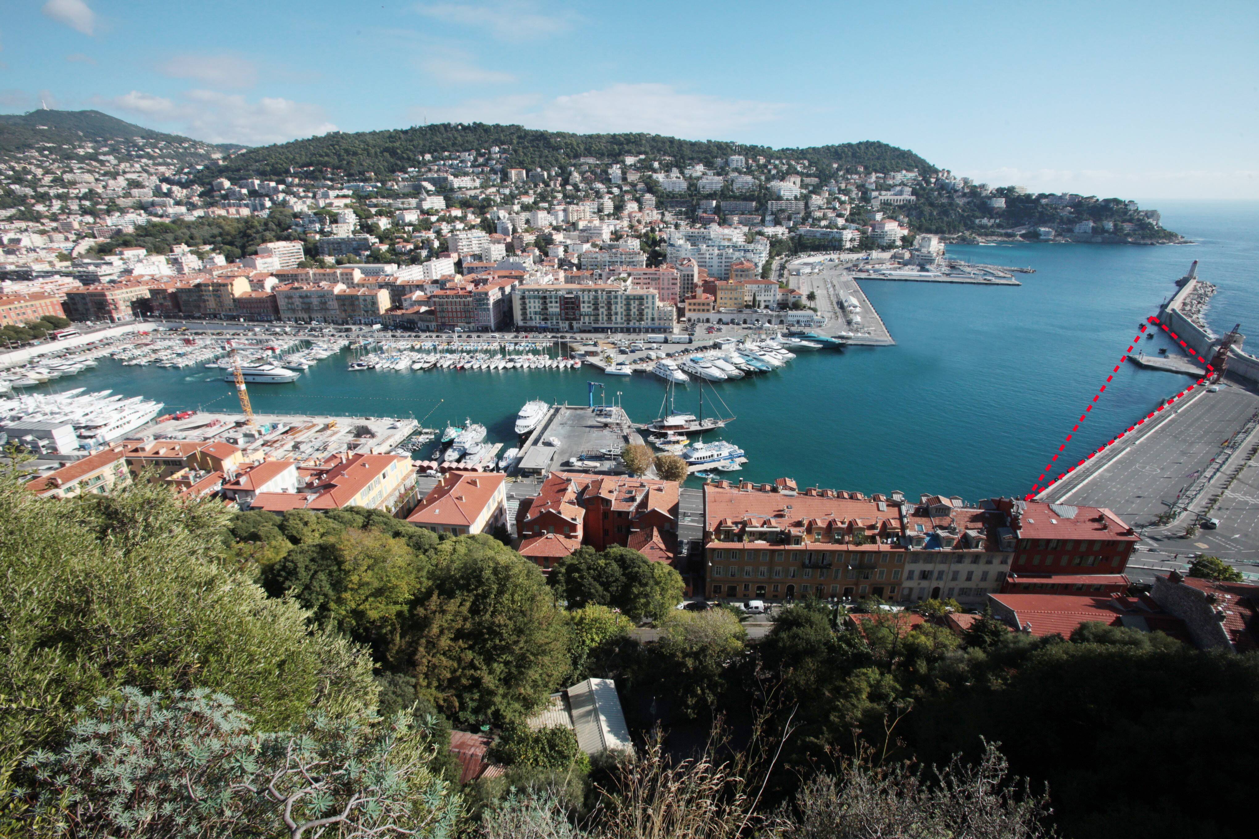 Le corps d'un sexagénaire retrouvé dans les eaux du port de Nice