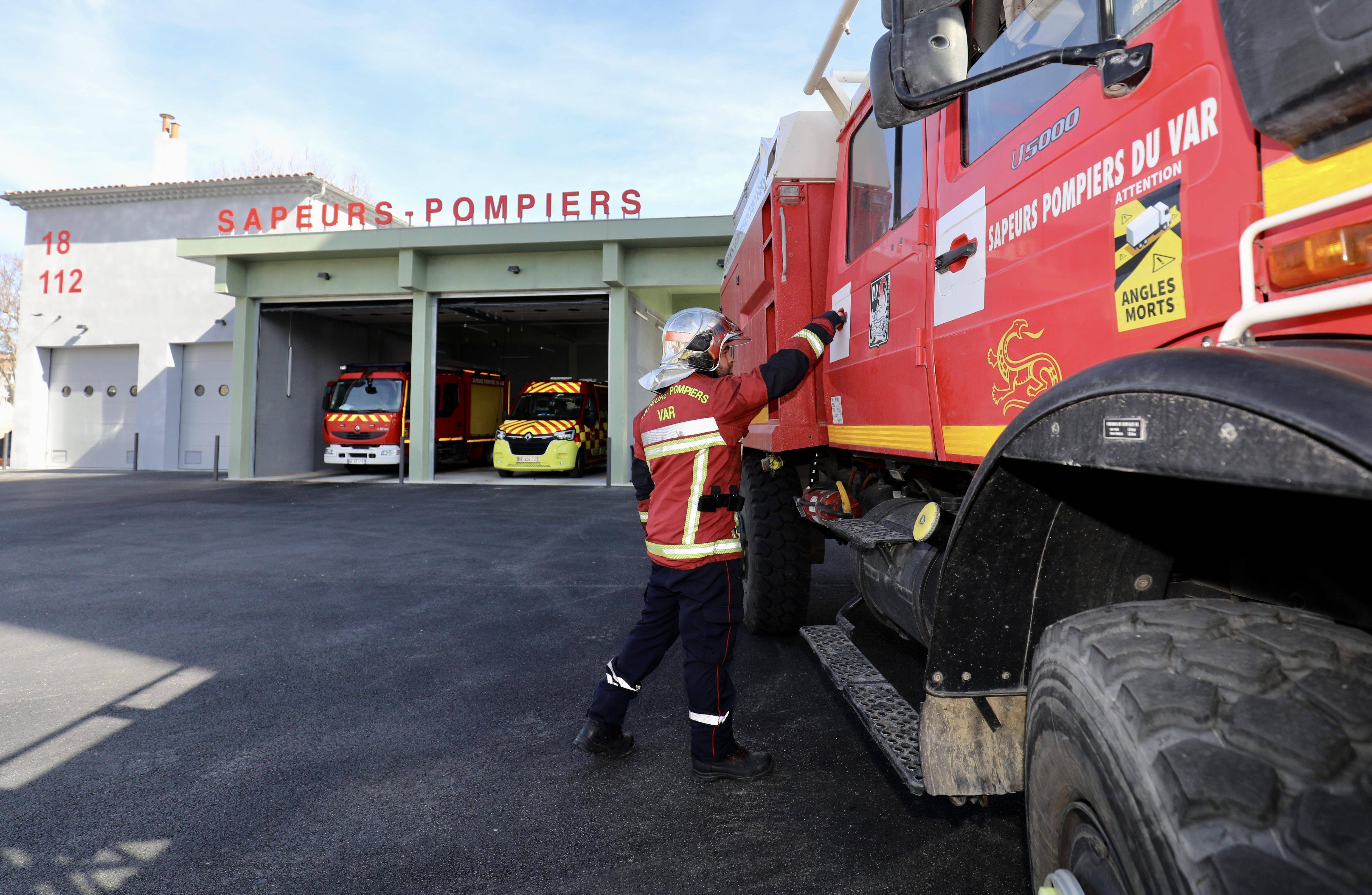 Début d'incendie dû à des tirs de fusée samedi soir à Solliès-Pont