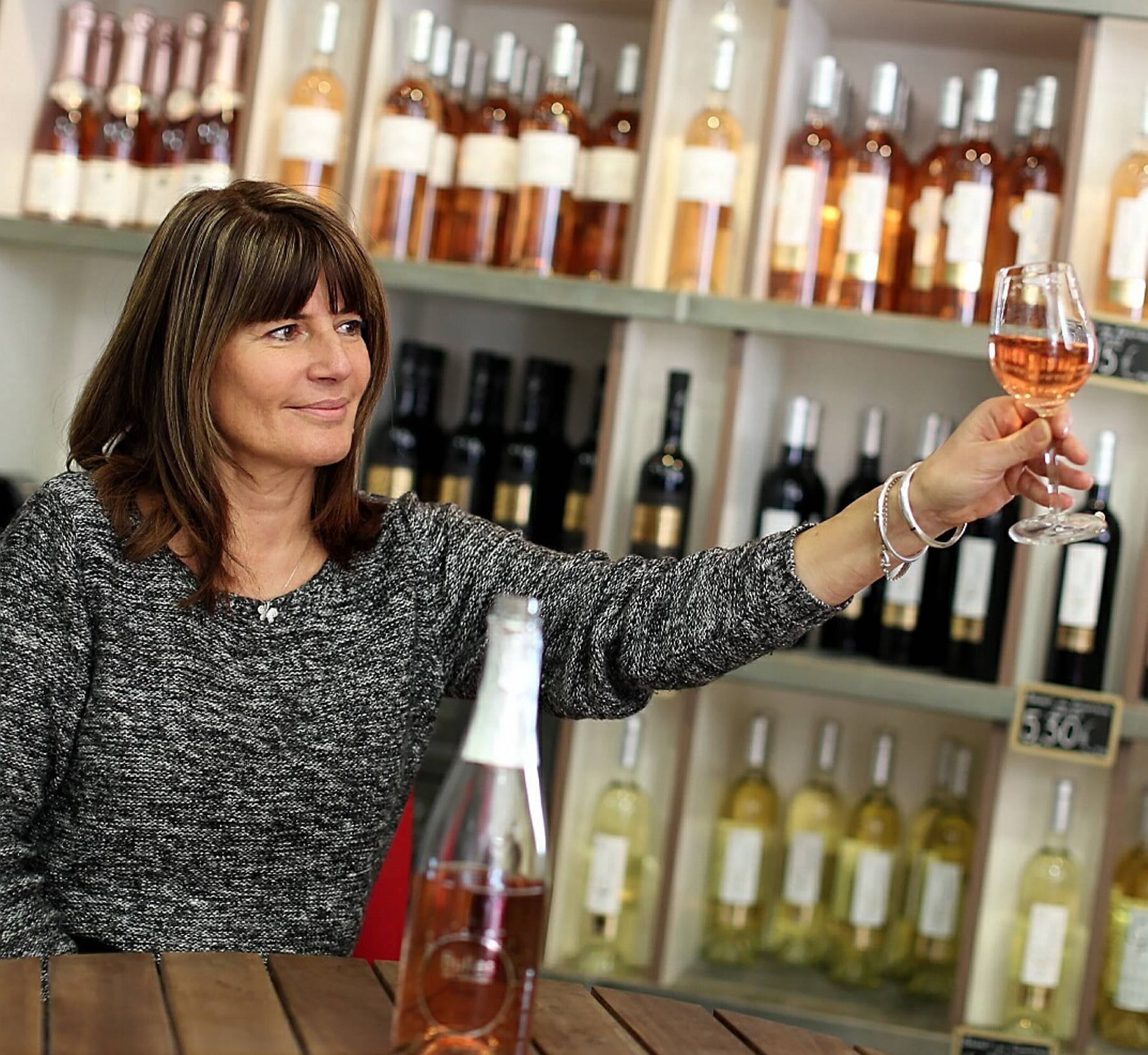 "Il faut garder le cap et se retrousser les manches": le rosé de Provence cherche des voix de diversification