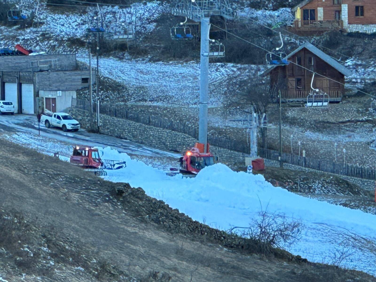 "Dans les Alpes-Maritimes, on attend d'être dans le mur pour agir": la station du Seignus arrête le ski alpin, les acteurs azuréens réagissent