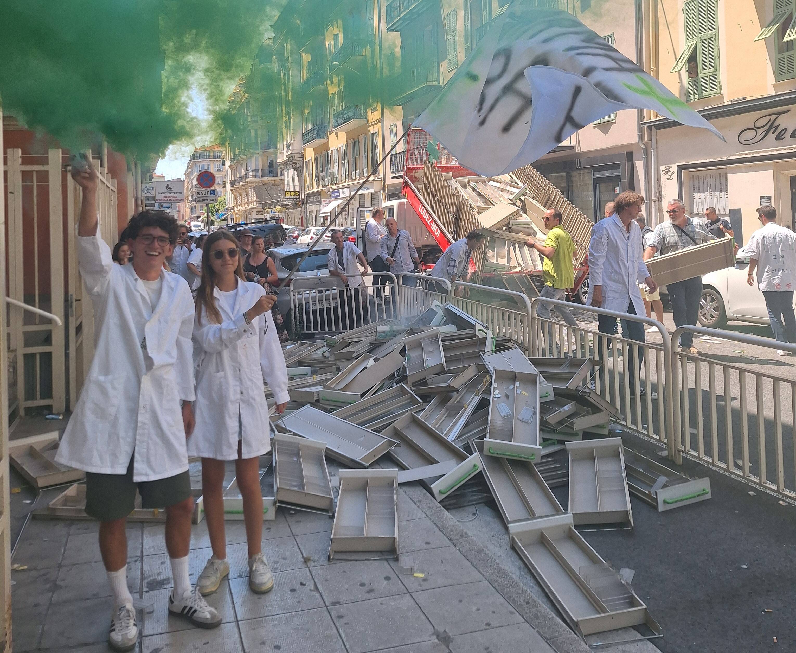 Pourquoi les pharmaciens, dentistes et kinés ont manifesté ce mardi à Nice?