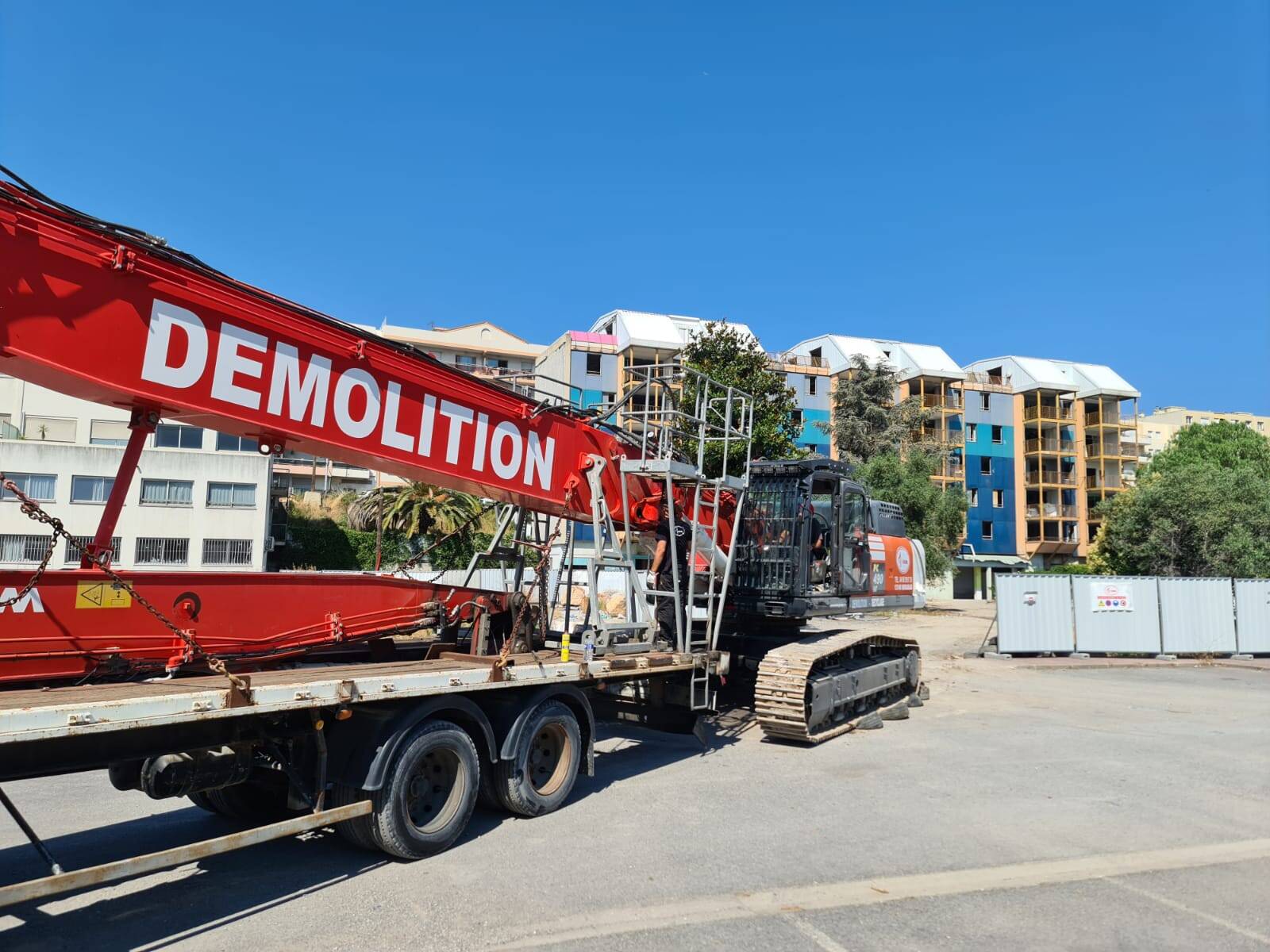 La destruction du Point-du-Jour se poursuit à Saint-Laurent-du-Var, les engins sont sur place