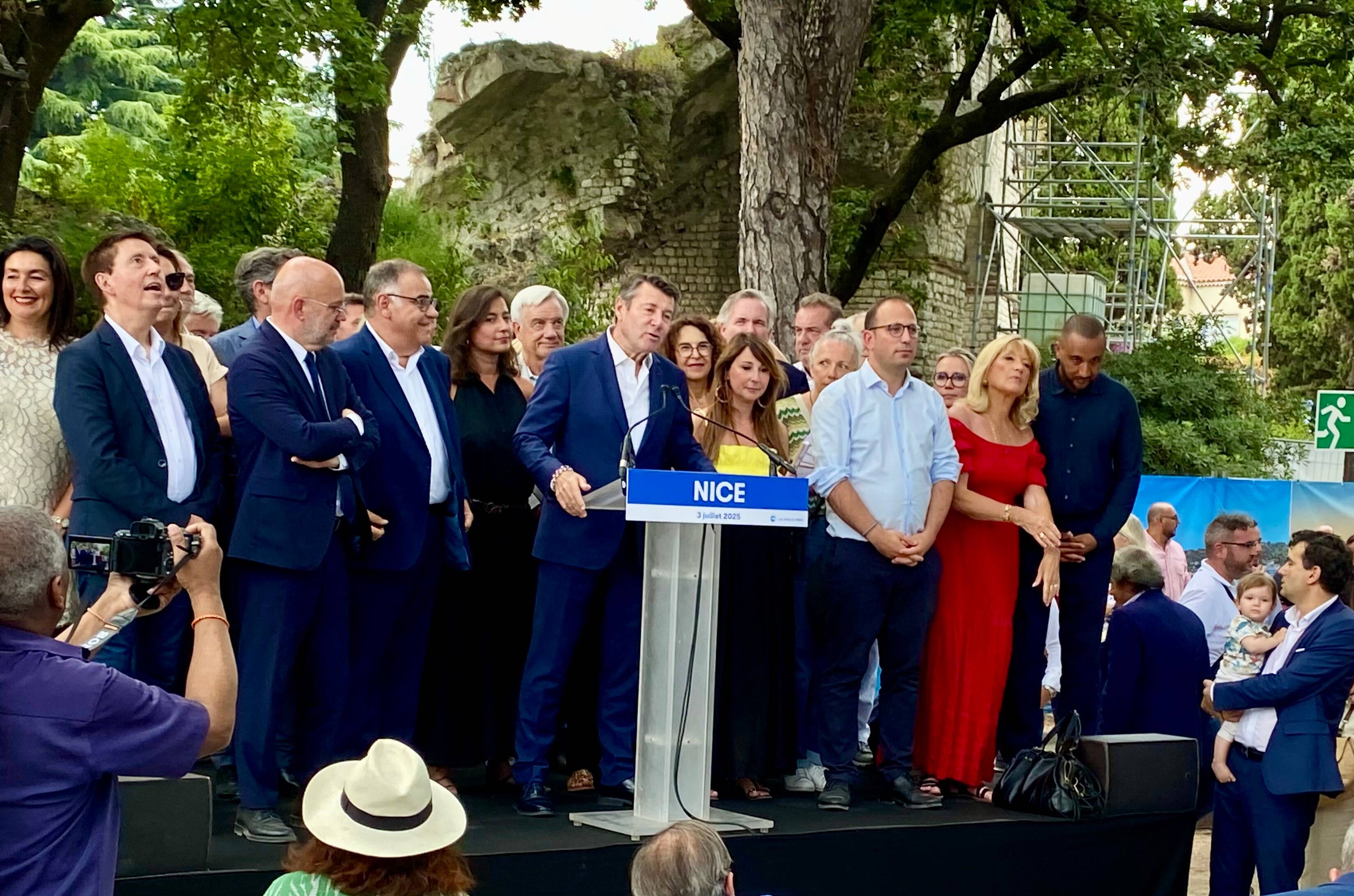 À la soirée des Amis du maire de Nice, Christian Estrosi promet "une nouvelle marche en avant que personne ne pourra arrêter"