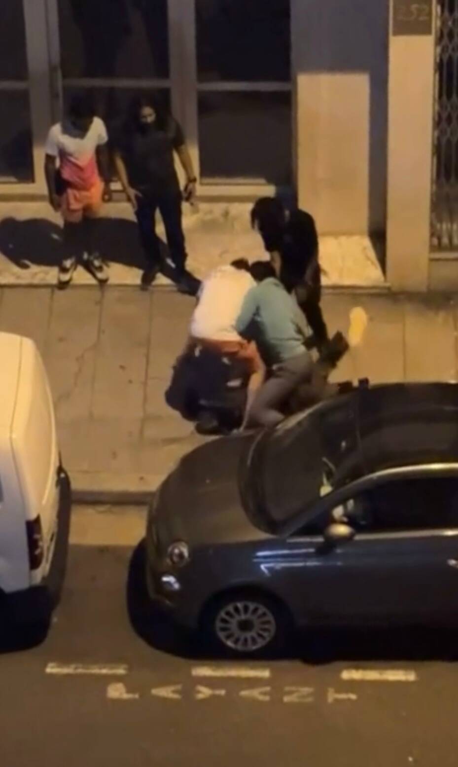 "On vit dans la peur, mais on veut qu'elle change de camp": elle dénonce les menaces subies par sa famille après l'agression de son fils à Nice