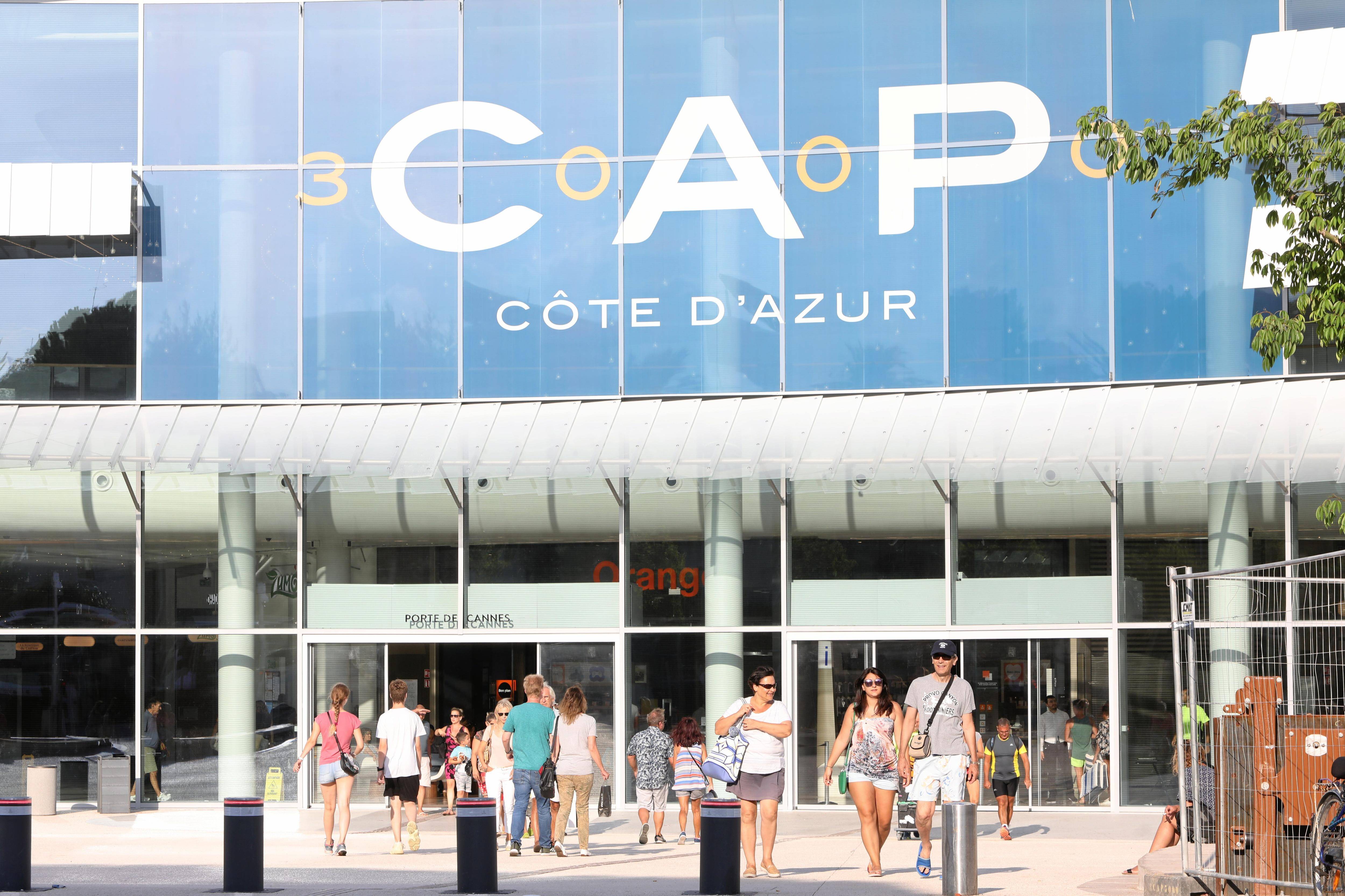 L'Apple Store de Cap 3000 évacué en urgence, le magasin fermé jusqu'à nouvel ordre