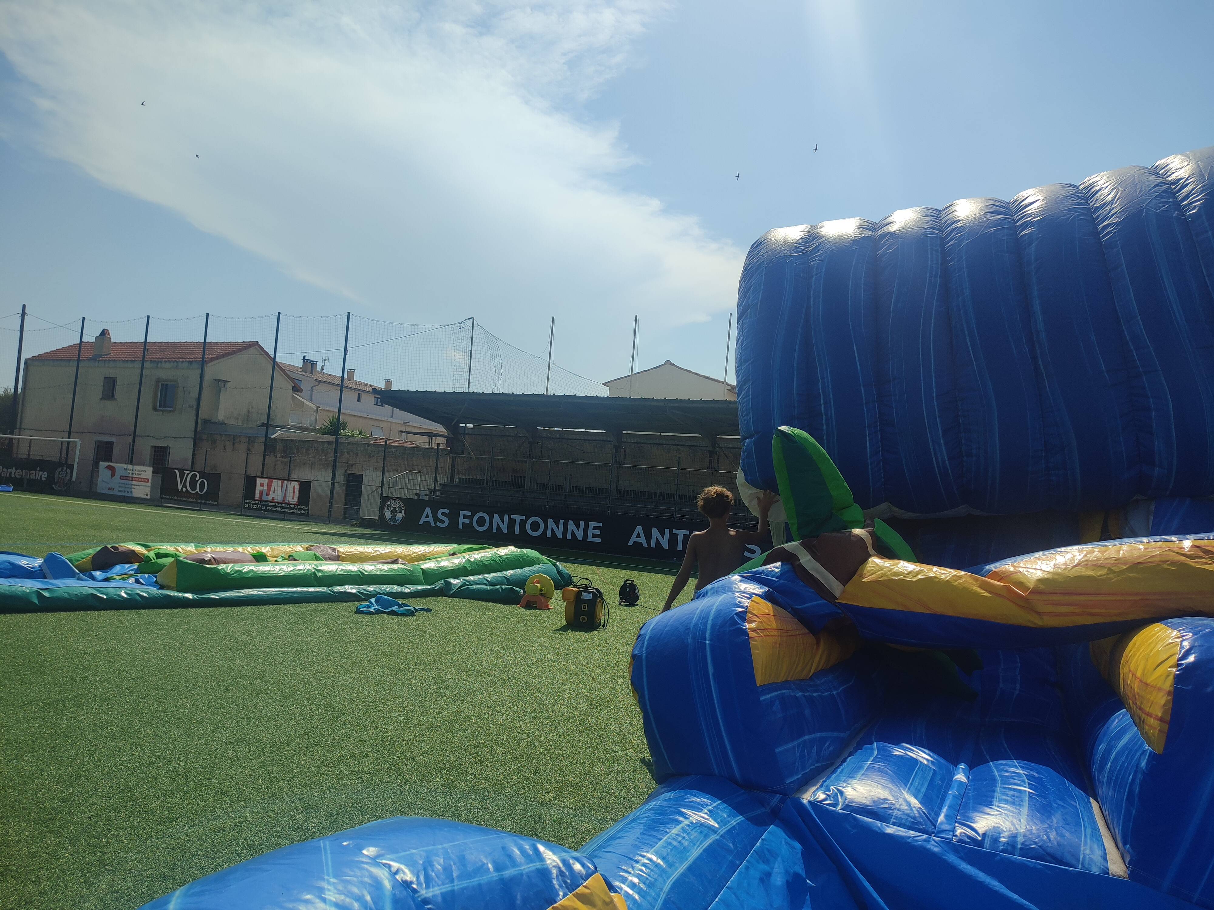 "Avant que ça bouge... ": toutes les précautions prises à Antibes pour sécuriser un parc éphémère gonflable