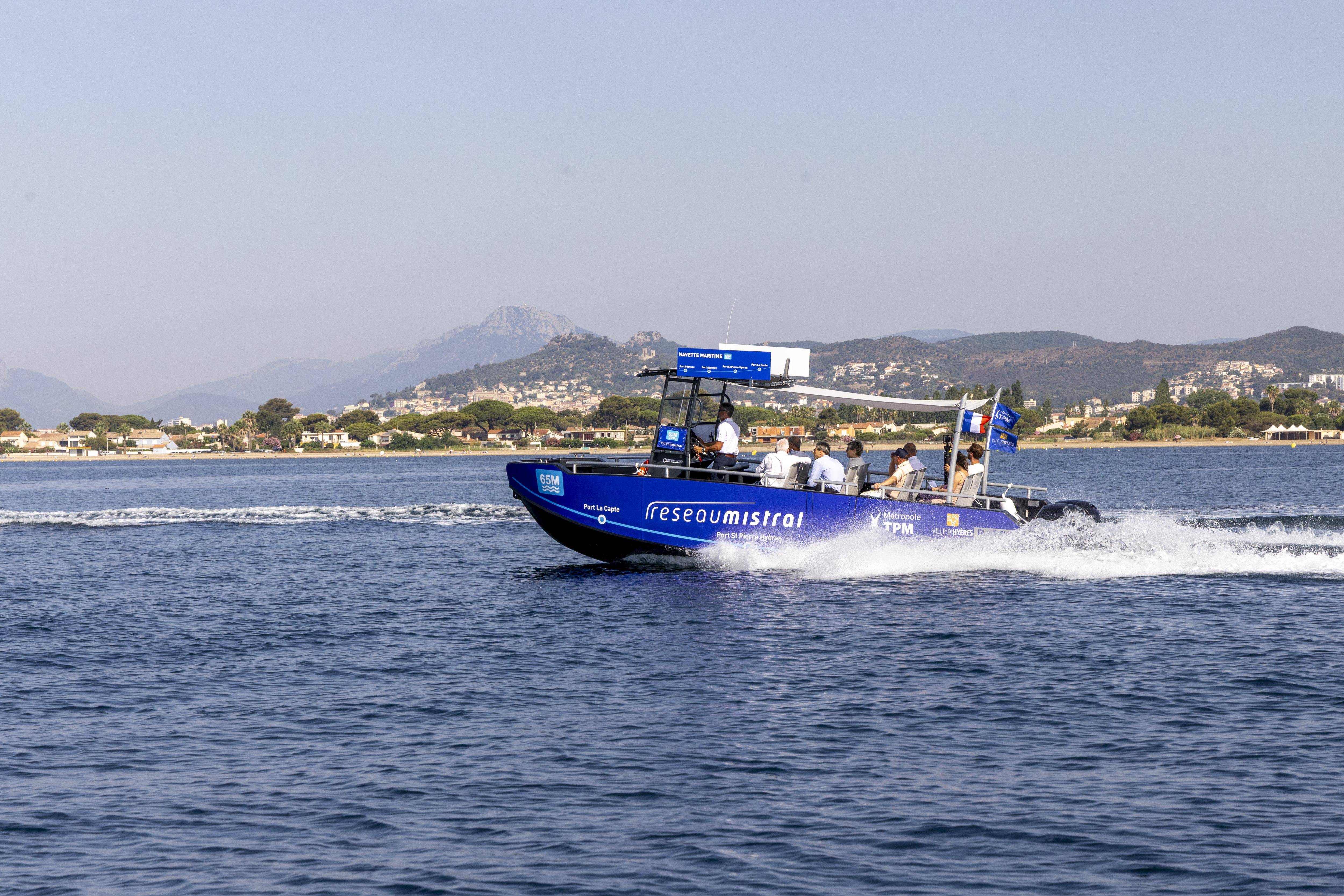 A Hyères, une nouvelle ligne pour visiter le littoral en bateau à deux euros le voyage