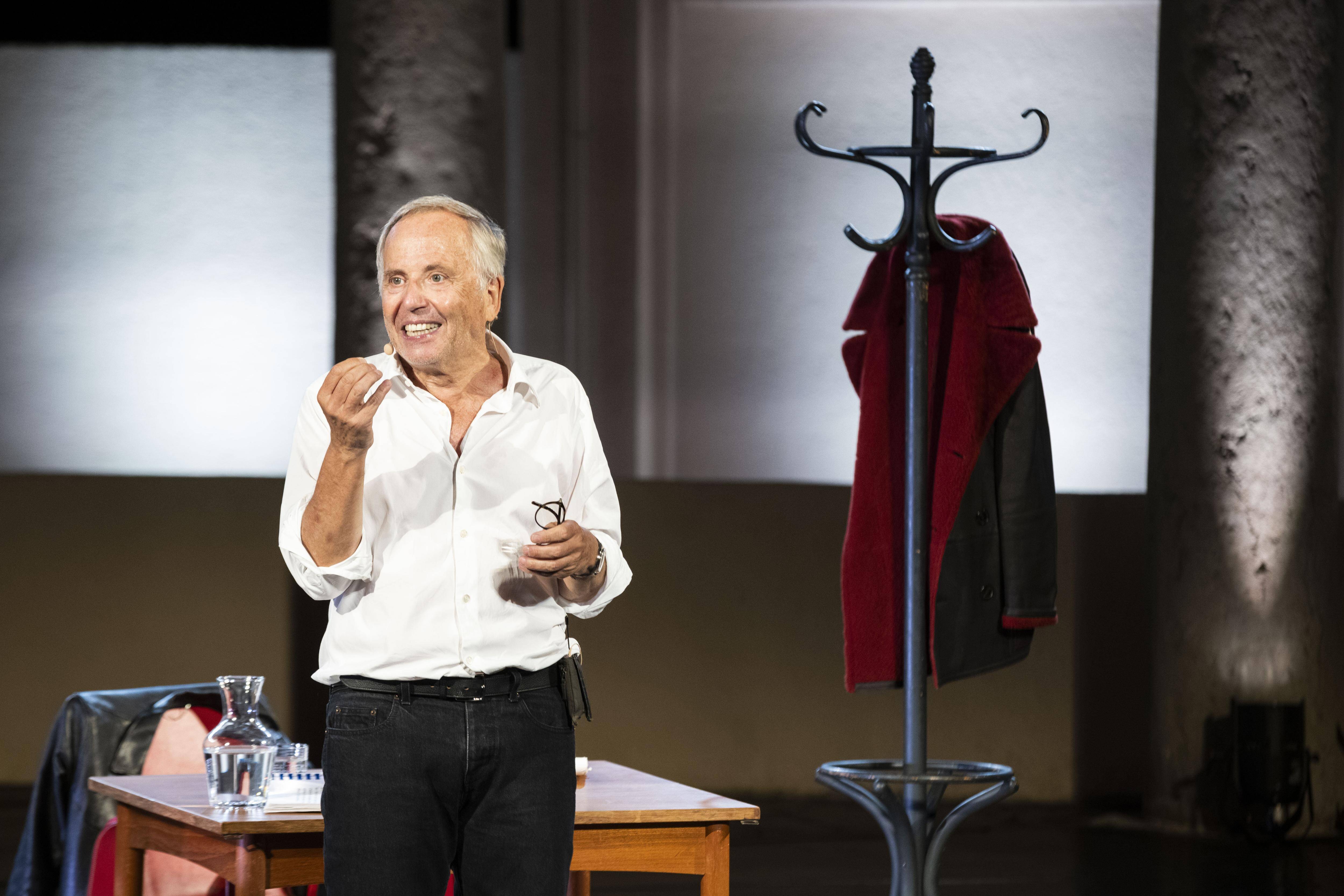 "Je n'ai aucune antipathie pour Jean-Luc Mélenchon, mais je ne suis pas d'accord avec sa vision de la société": Fabrice Luchini, bientôt à Anthéa, défend la langue française avec un spectacle sur Victor Hugo