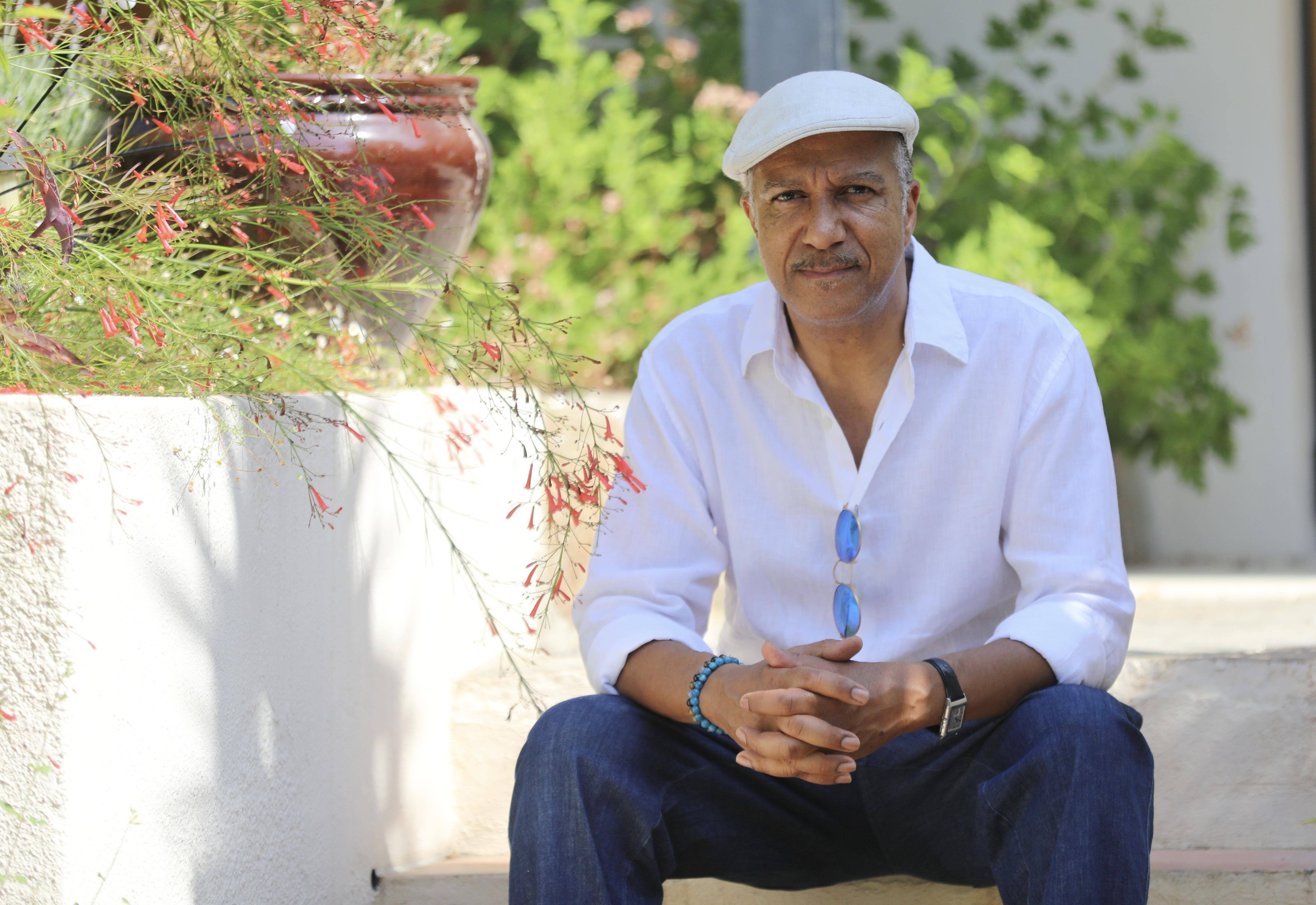 "J'essaie de me surprendre!": au Lavandou, Pascal Légitimus expose ses photos et sa passion... pour les coquillages
