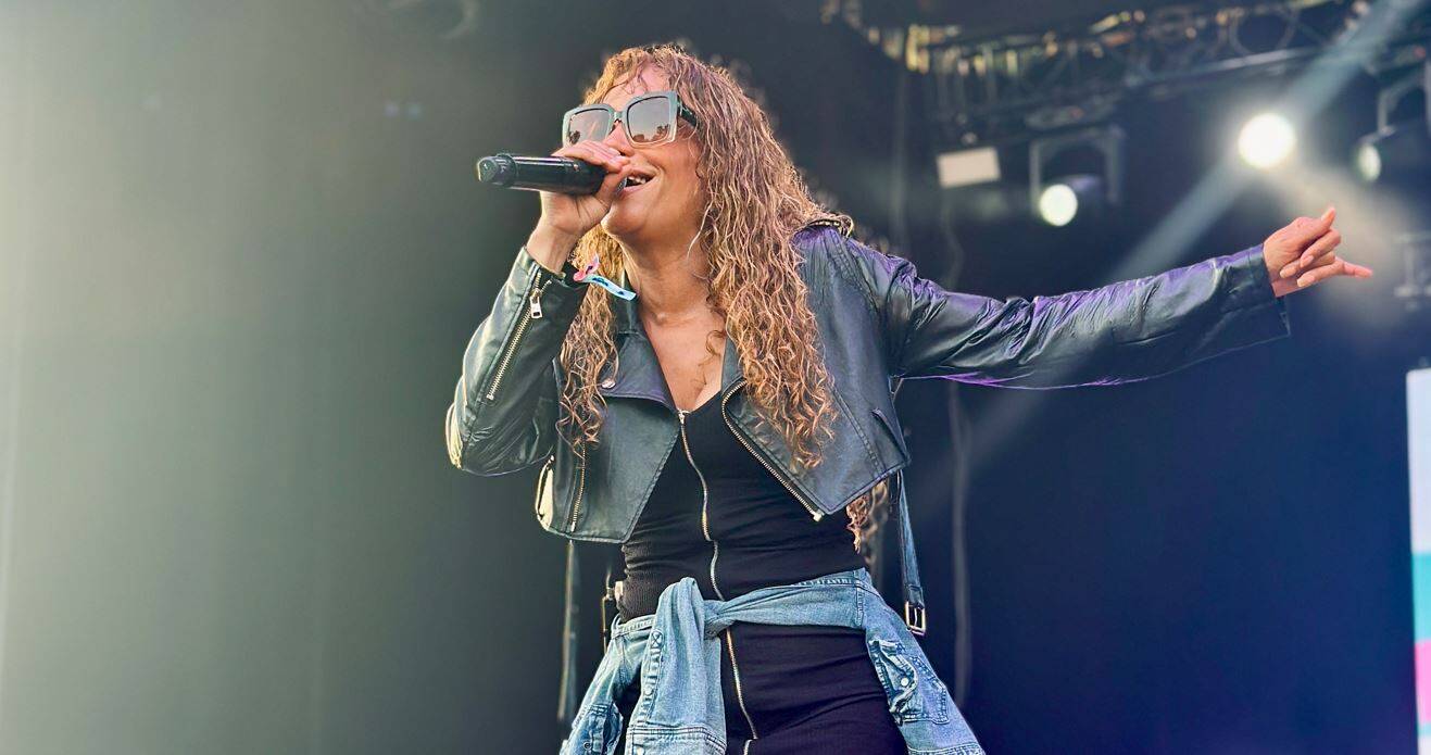 "Je suis retournée travailler, d'abord comme serveuse": sur scène à La Kermesse à Nice, Kayliah, star des années 2000, évoque la descente puis le retour de vibe