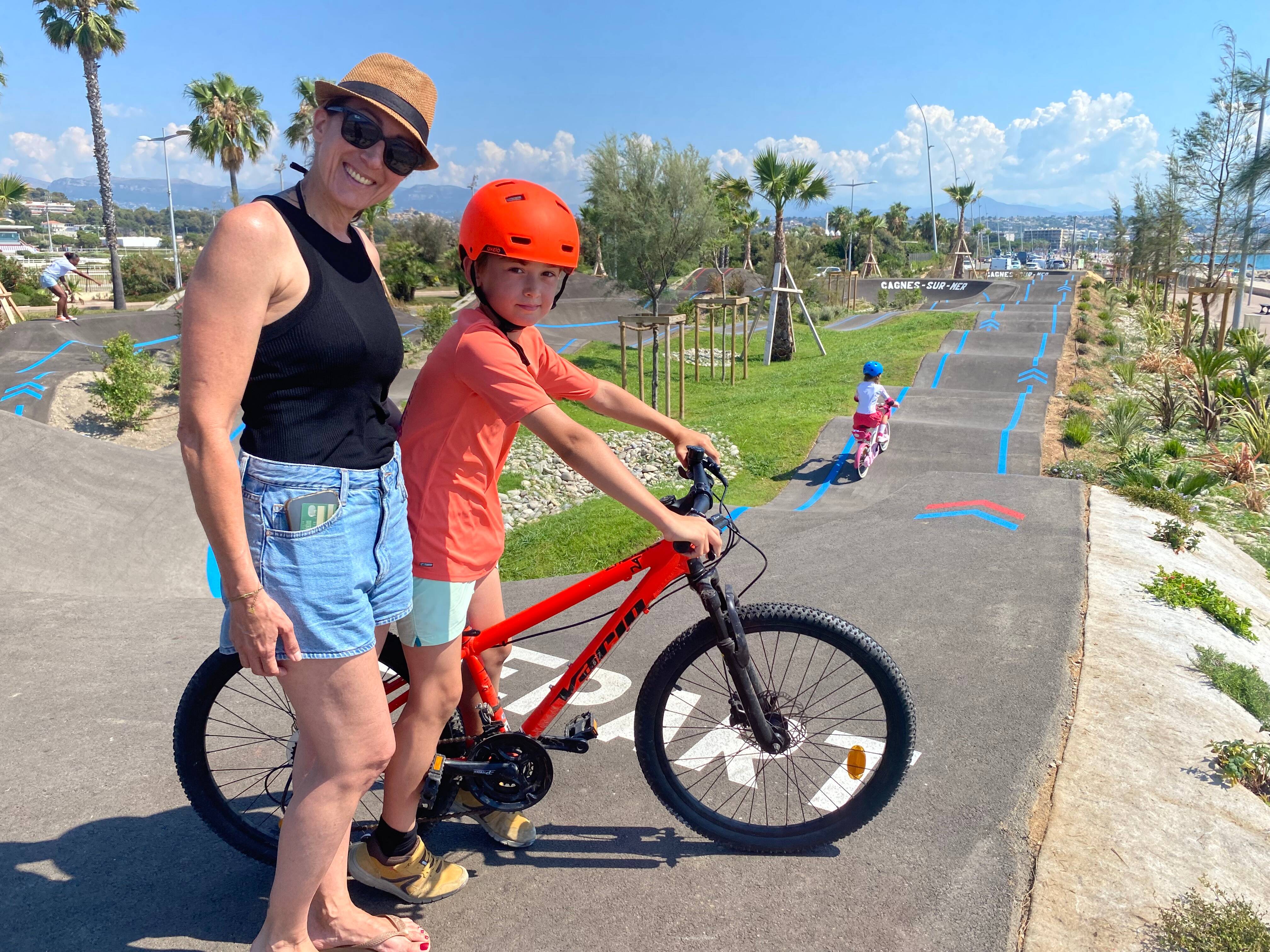 "Ici, c'est du très haut niveau": quelques jours après son ouverture, le pumptrack de Cagnes-sur-Mer séduit ses usagers
