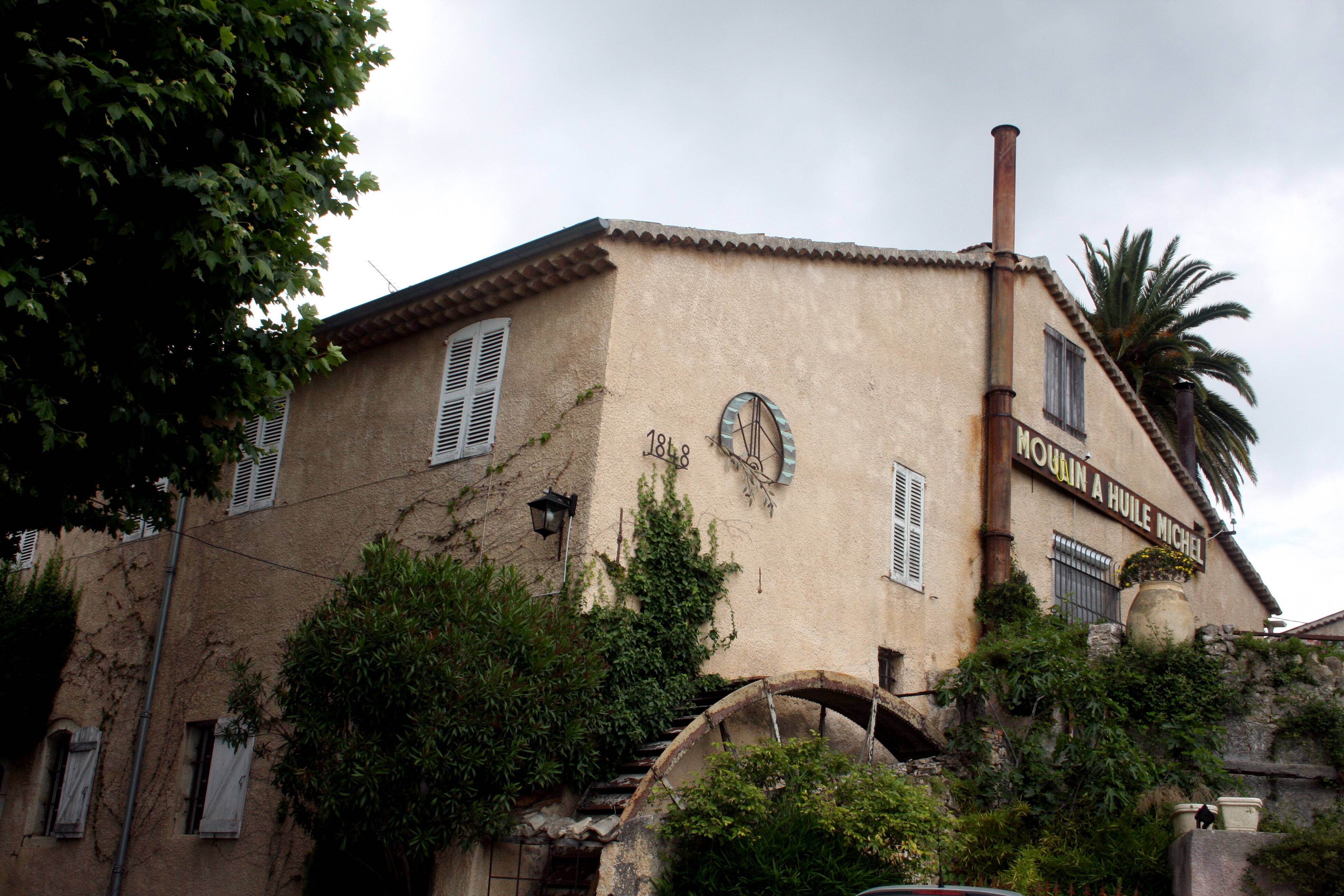 Il avait failli disparaître il y a 2 ans, ce célèbre moulin à huile de la Côte d'Azur a trouvé un nouvel exploitant