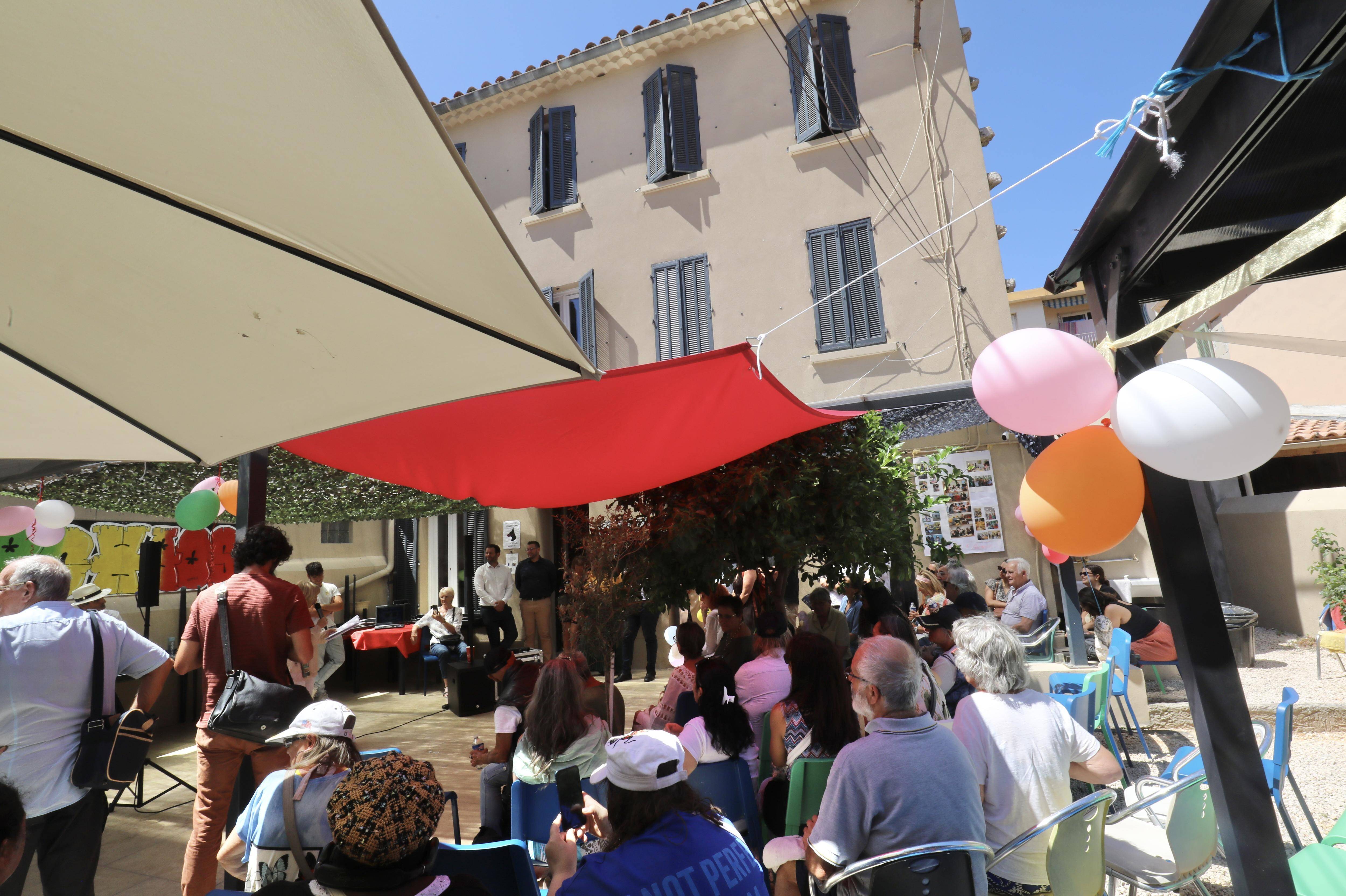 "Un acteur incontournable de la solidarité dans la région": à Toulon, l'association Archaos fête ses 30 ans avec sourires et générosité