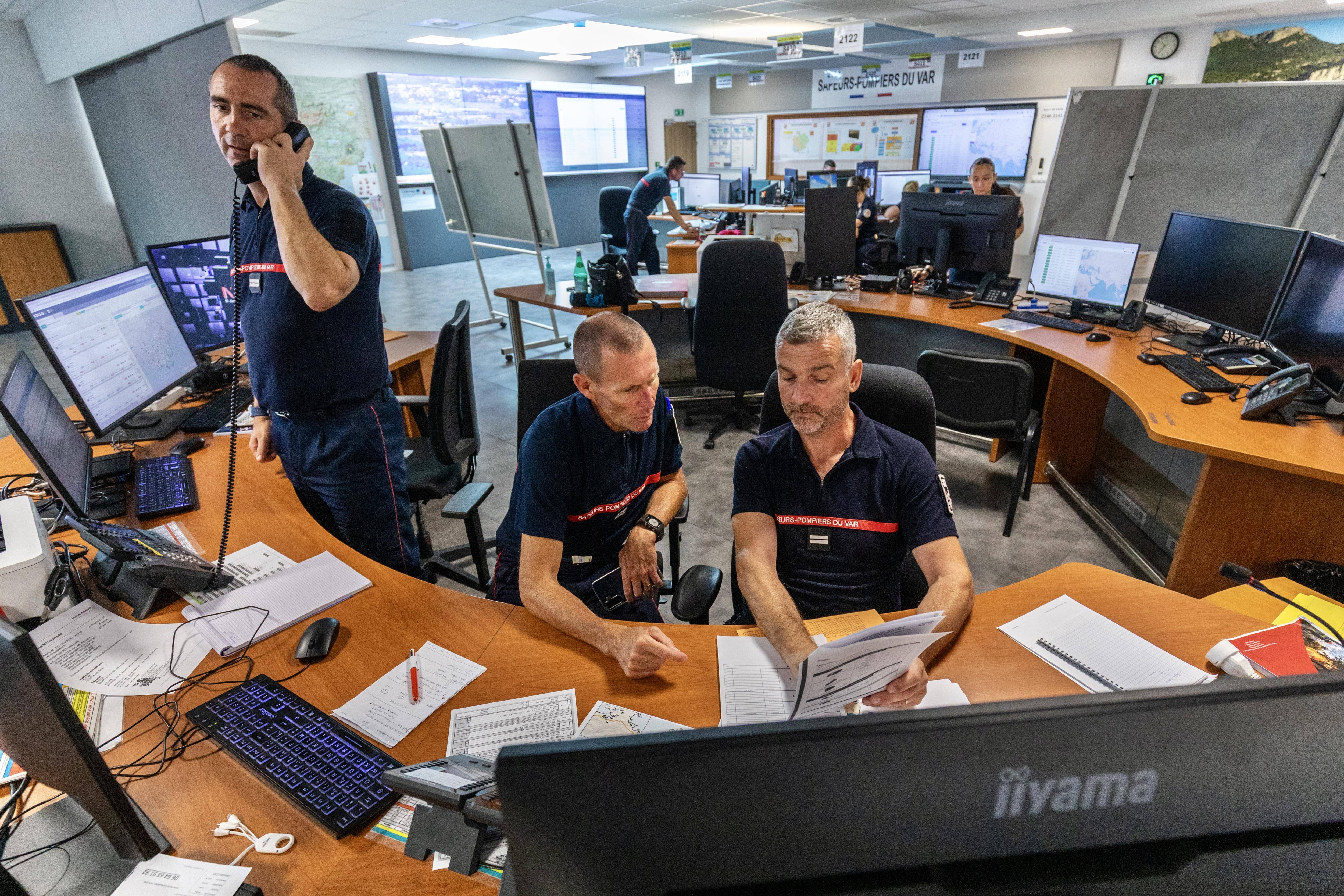 "Frapper vite et fort tout feu naissant": immersion au coeur du réacteur des sapeurs-pompiers du Var