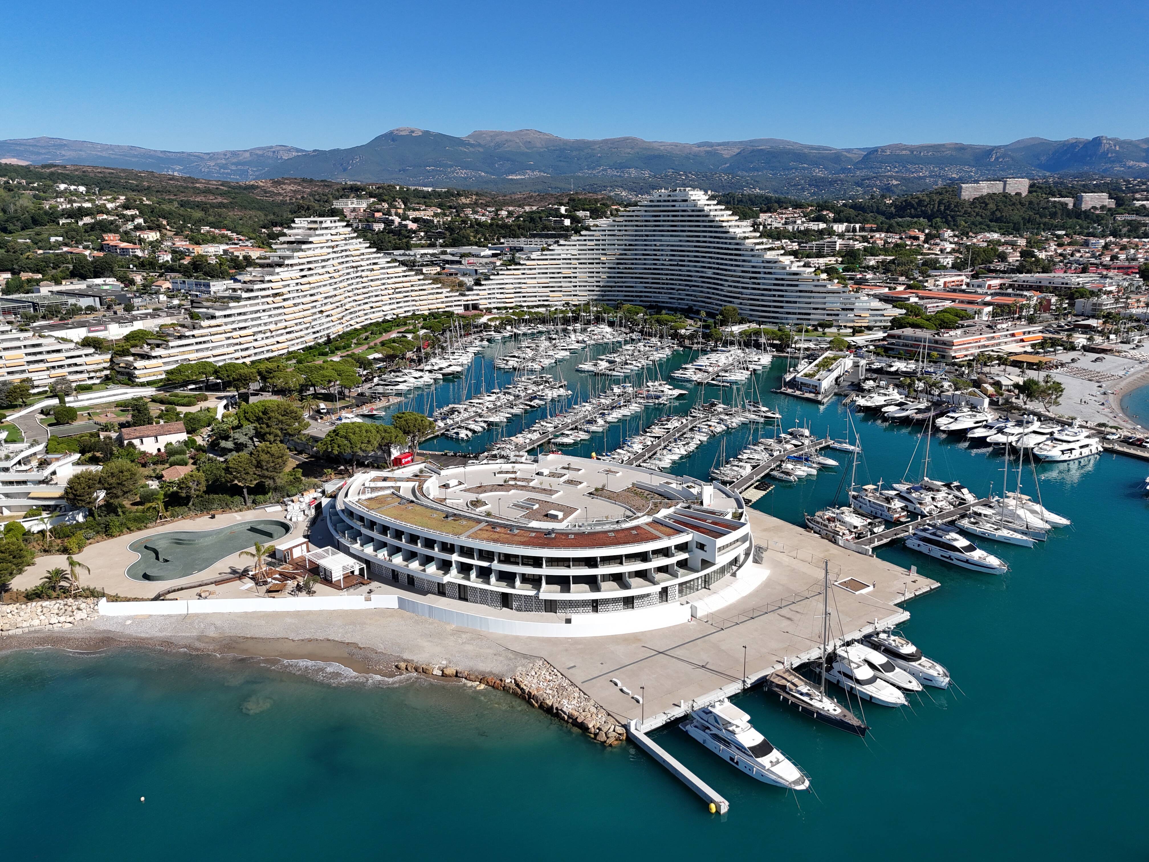 "Ce sera un lieu populaire": quai d'honneur, protection de la houle, complexe hôtelier... les travaux à Marina Baie des Anges arrivent à bon port