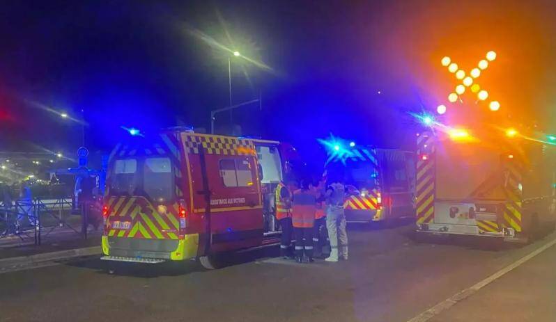 "C'était si violent... je n'en dors plus la nuit": témoin du terrible accident sur le promenade des Anglais à Nice, cette jeune femme raconte