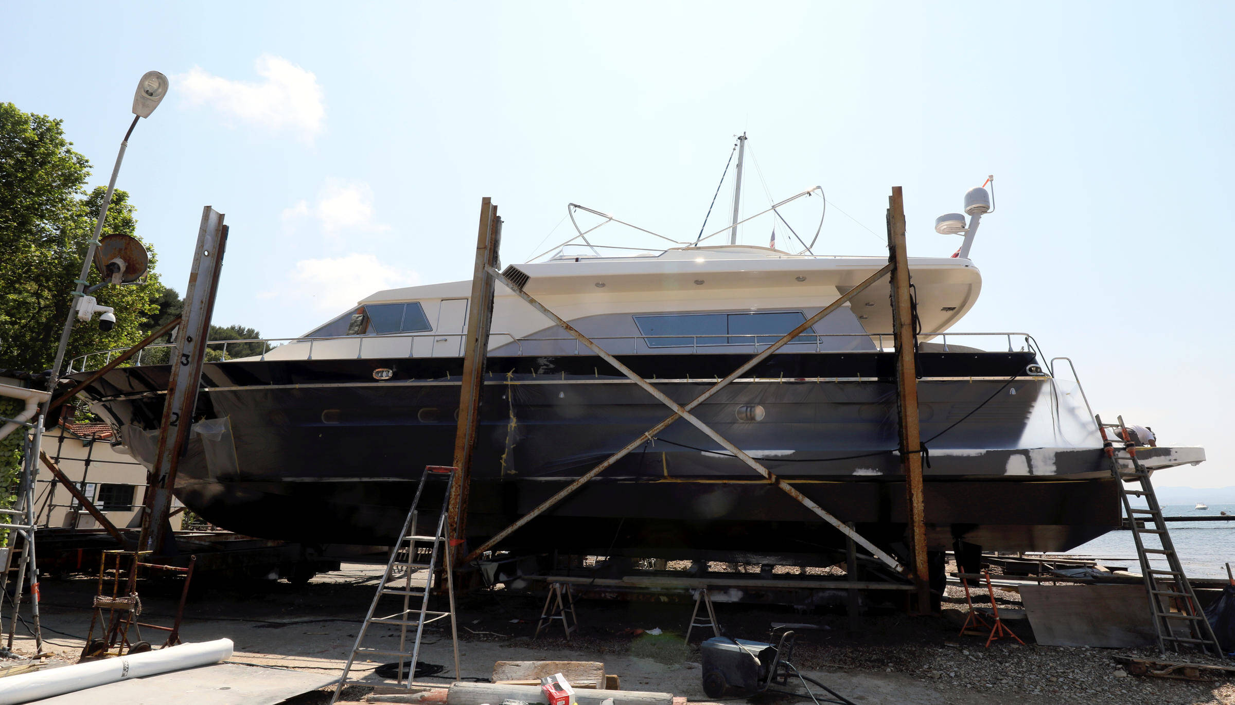 "La délivrance d'une nouvelle autorisation à ce chantier, n'est donc pas possible": clap de fin pour le chantier naval de l'île Sainte-Marguerite, fondé en 1936?