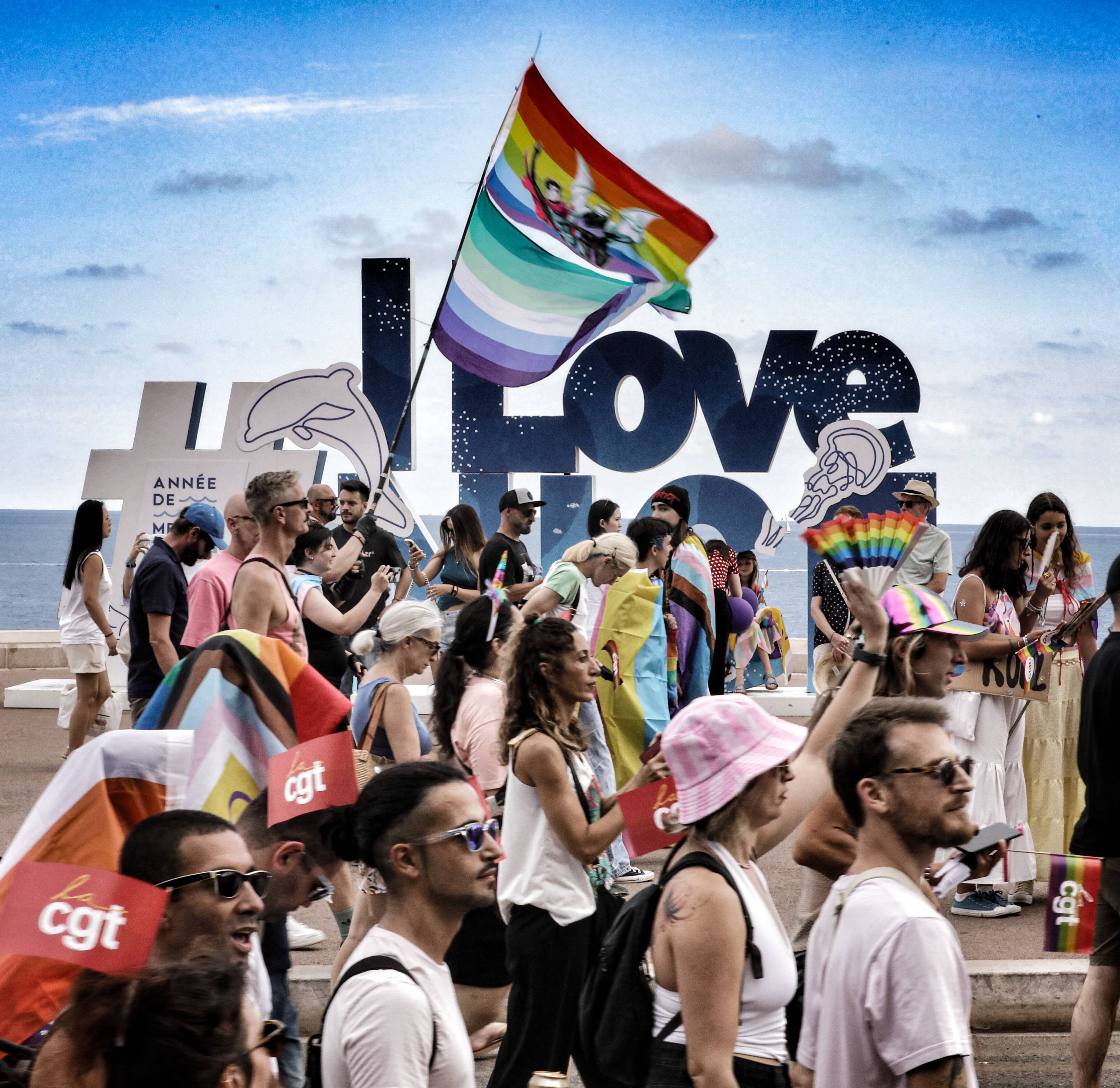 "Partout où elle est aux commandes, l'extrême droite nous persécute": une Pink Parade festive et engagée dans les rues de Nice, ce samedi