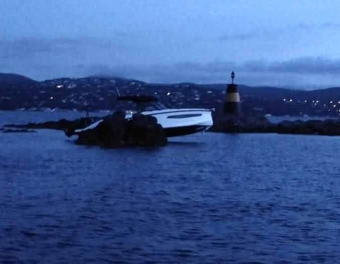 Un bateau s'encastre dans les rochers à Sainte-Maxime ce samedi: deux passagers blessés