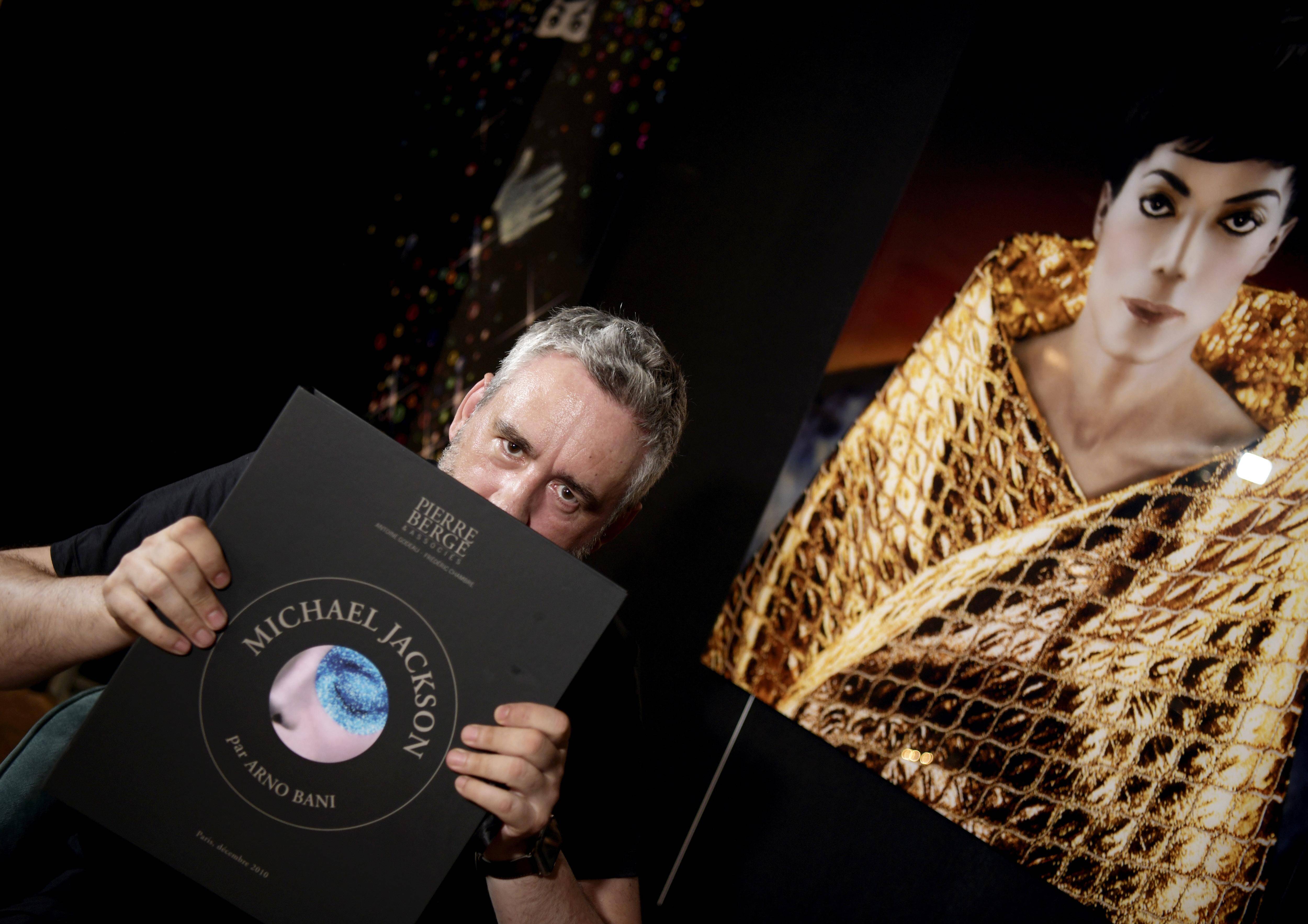 Des clichés inédits de Michael Jackson par le photographe varois Arno Bani révélés dans un musée de Saint-Tropez