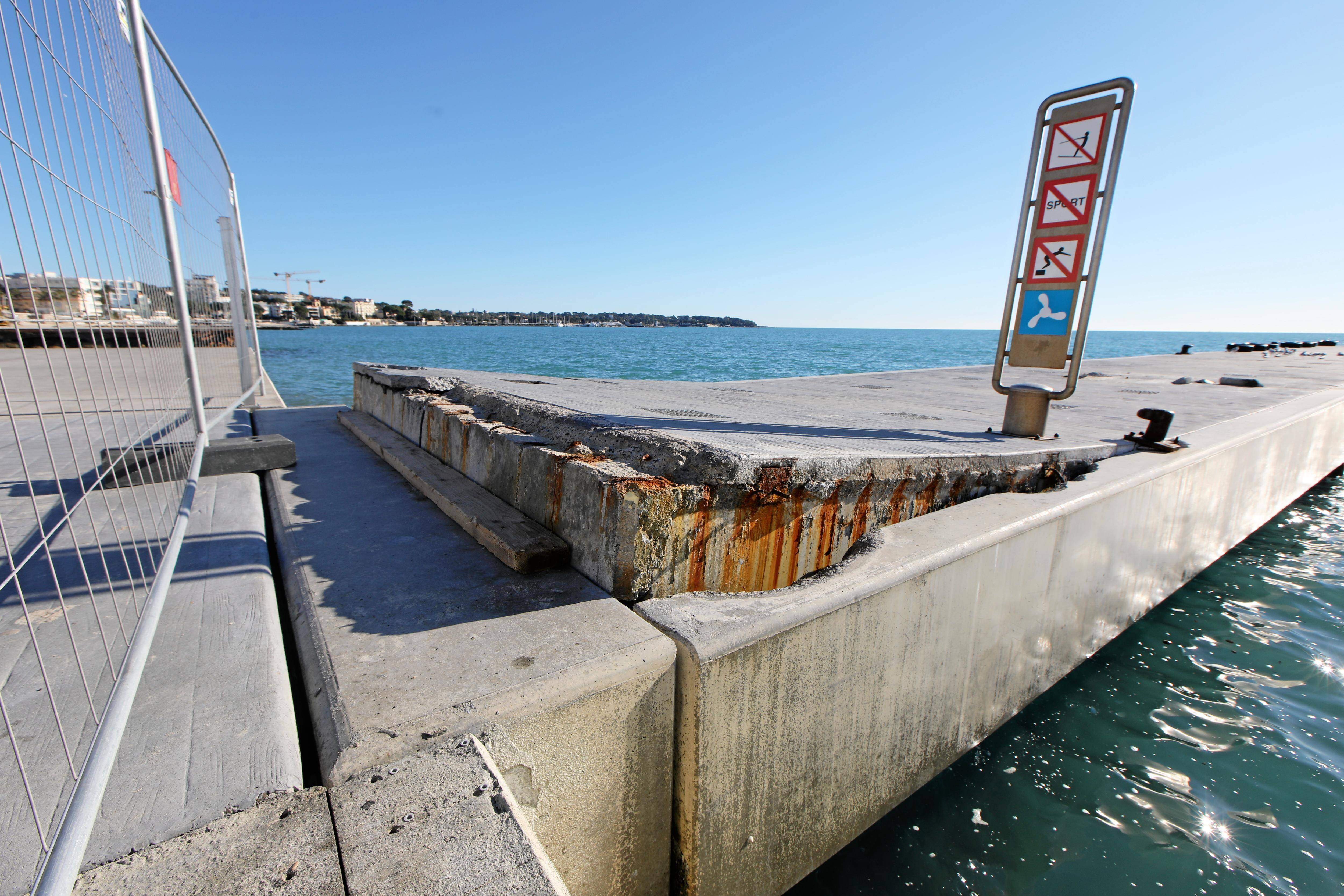 Faut-il définitivement enlever le Ponton Courbet, reconstruit avec des malfaçons à Juan-les-Pins?