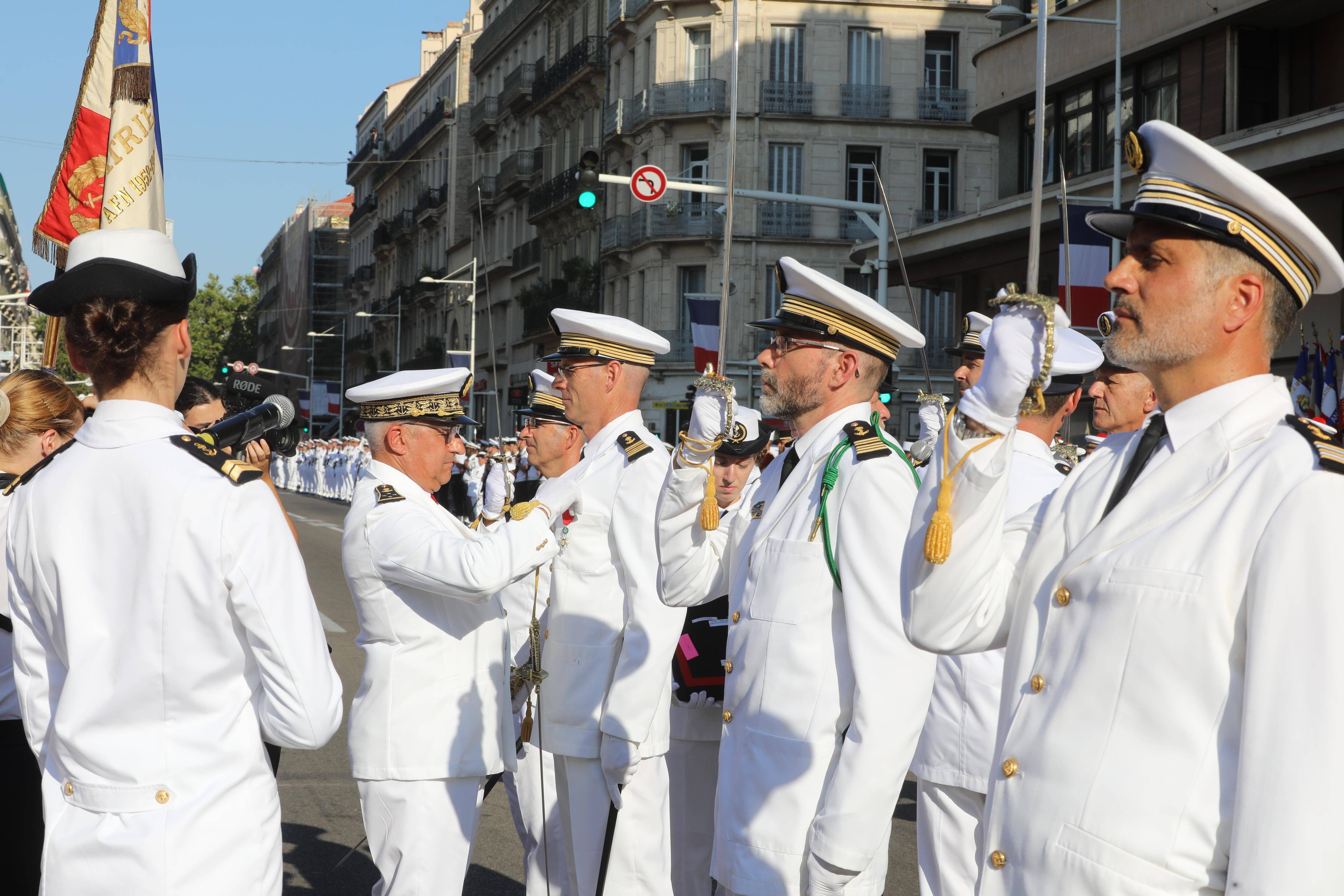 Solennité et ferveur pour le défilé du 14-Juillet à Toulon
