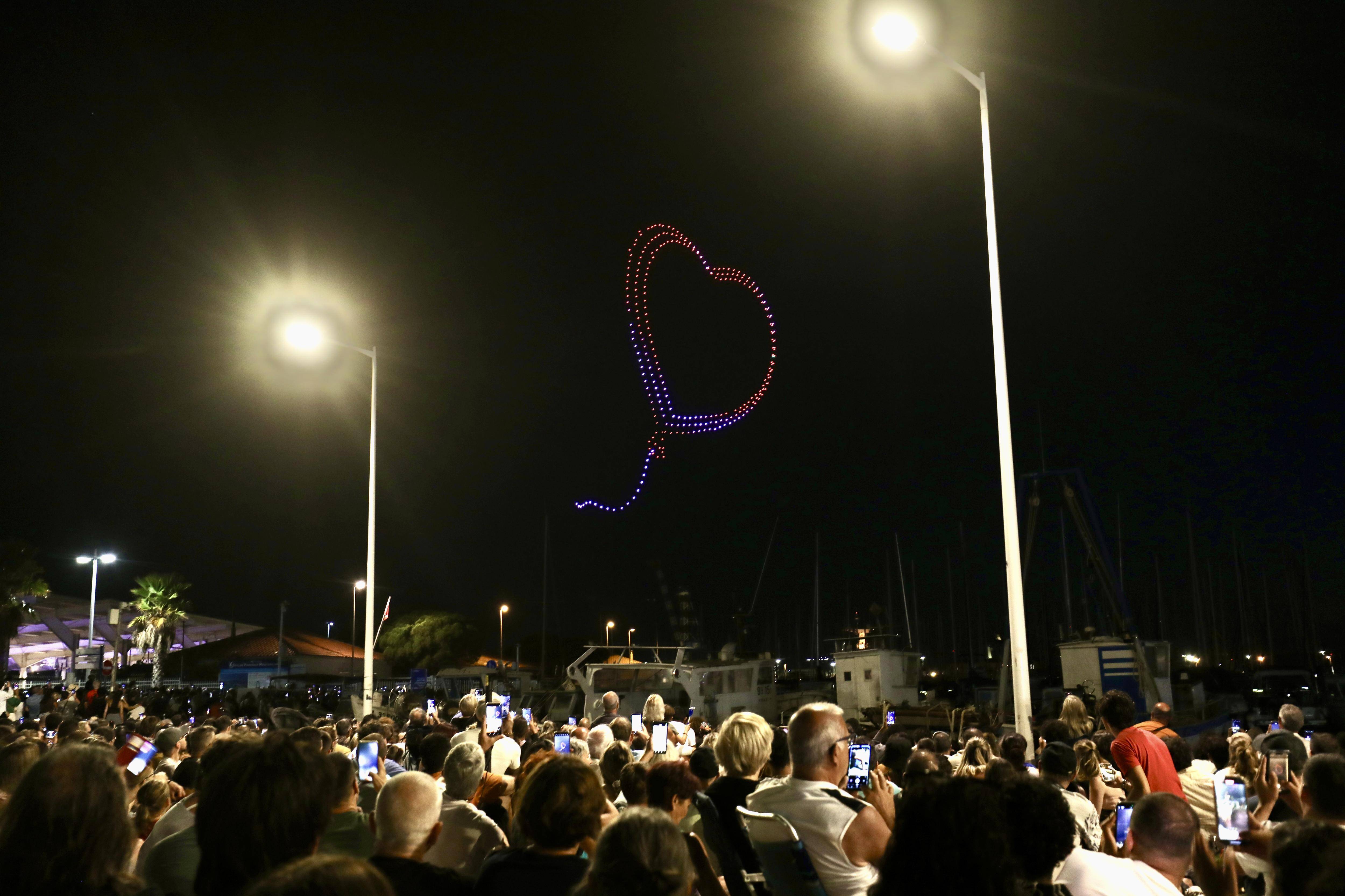 Pour ce 14 juillet, des drones plutôt qu'un feu d'artifice à Toulon... Qu'en avez-vous pensé?