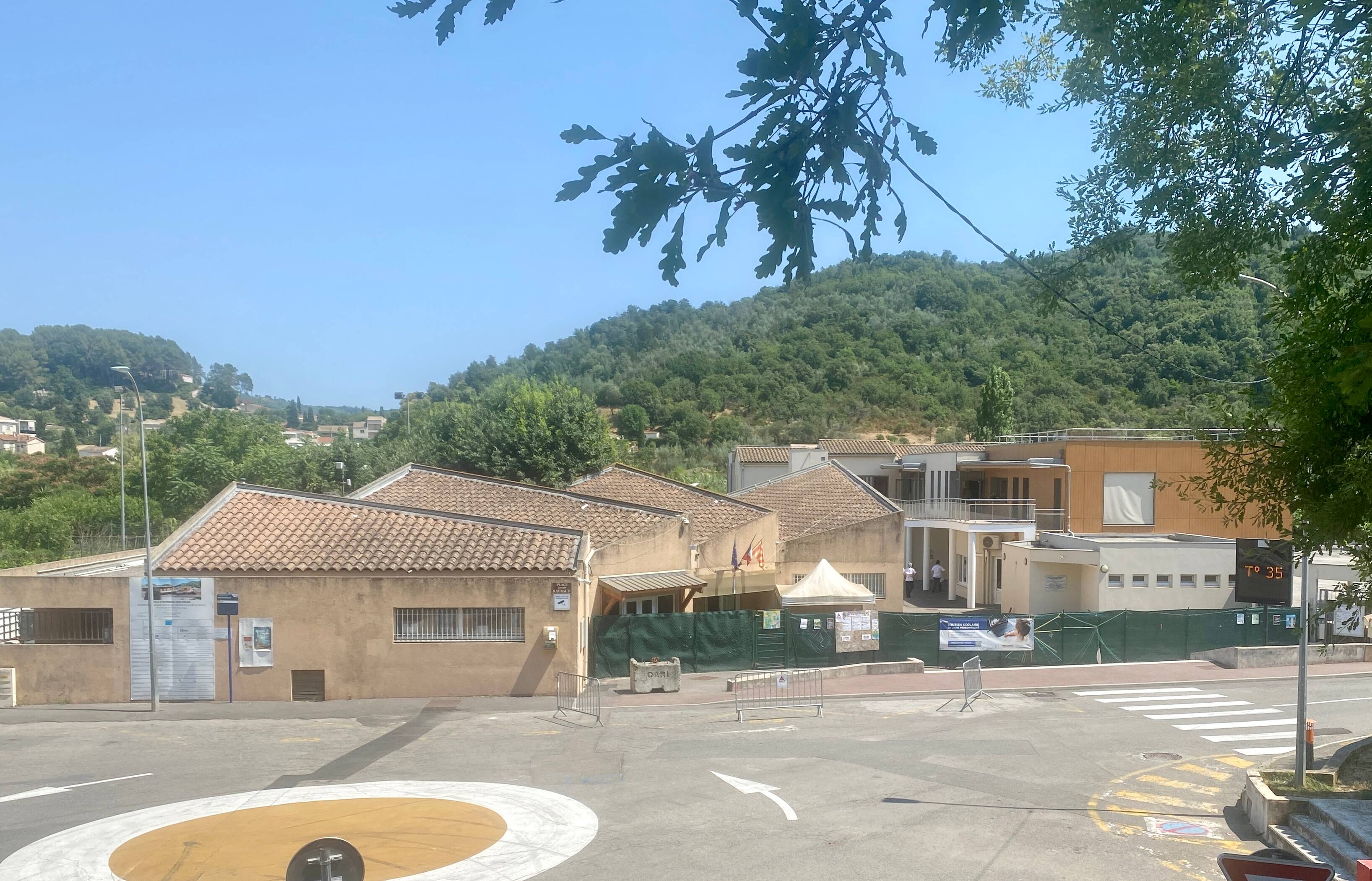 "On paie les décisions antérieures", la facture de l'école ne cesse d'alourdir les finances de ce village