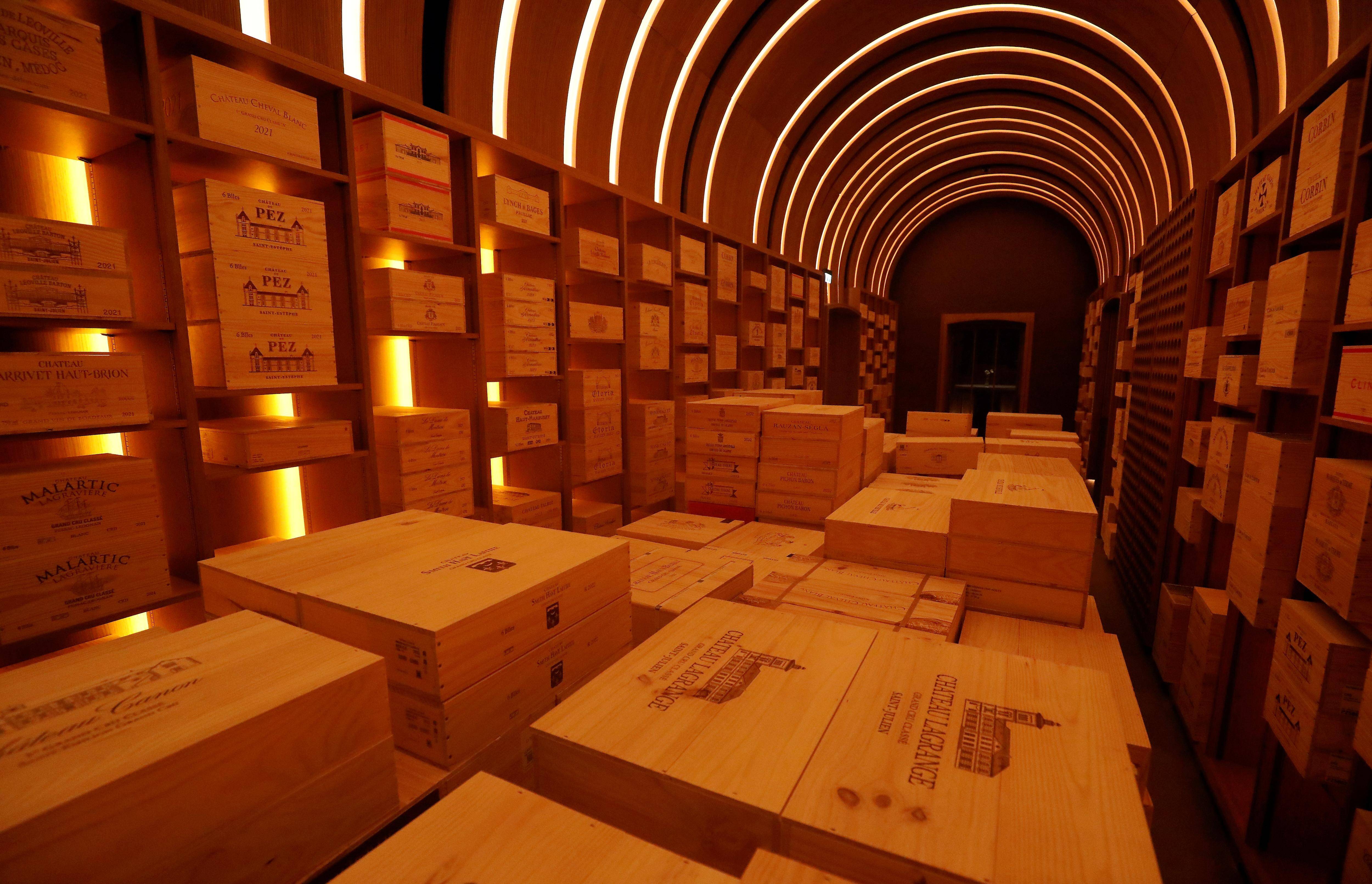 360.000 bouteilles, un musée, des millésimes en maturation... Pour leurs 150 ans, les Caves de l'hôtel de Paris font leur métamorphose à Monaco