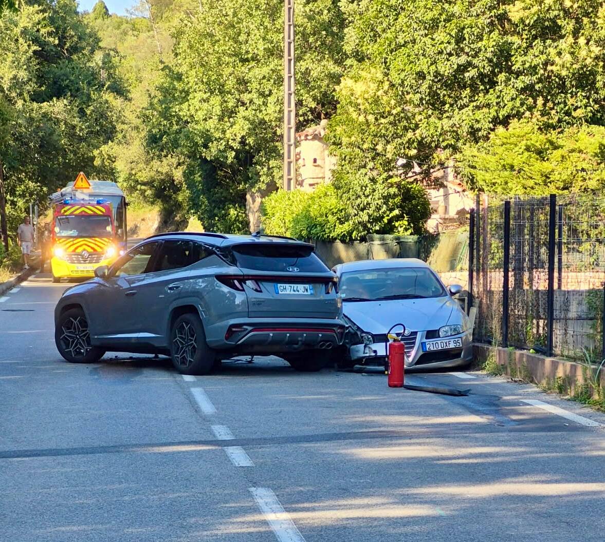 Elle percute un coffret à gaz sur une route très fréquentée, la circulation bloquée à Grasse ce mercredi en début de soirée