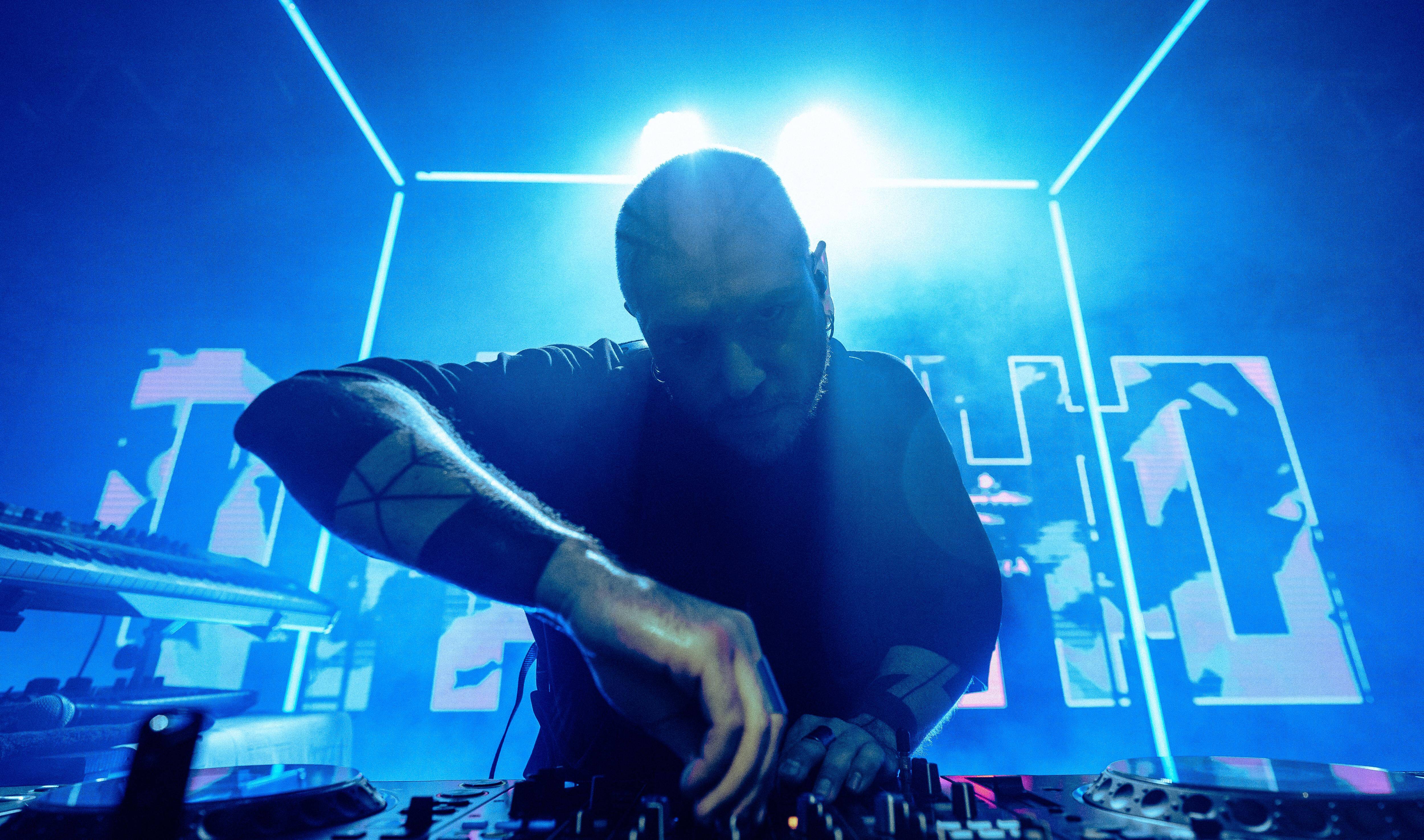 "La musique était une sorte de refuge": il est de retour dans le Var, on a rencontré le DJ Mosimann avant son concert à La Crau