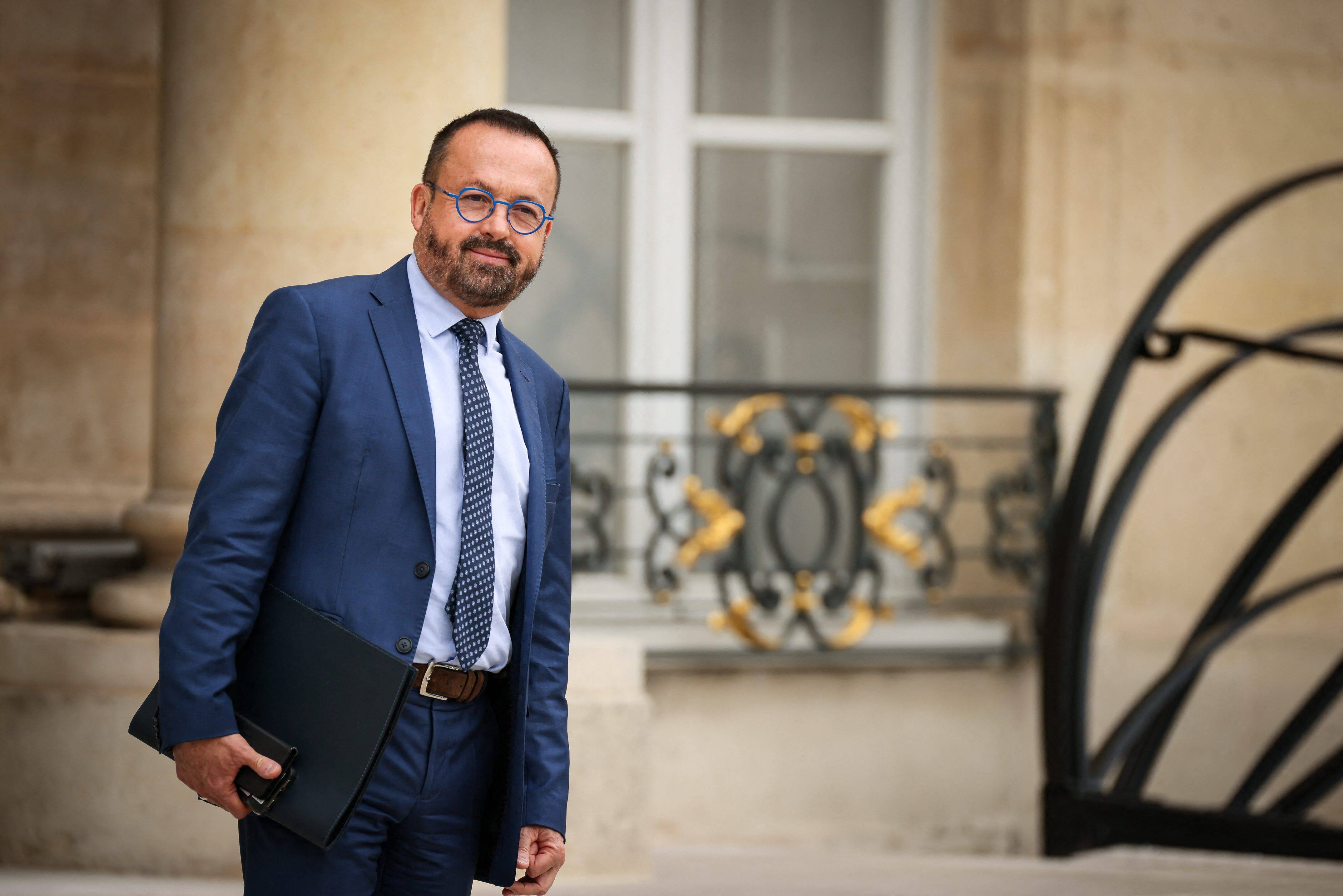 Le ministre de la Santé Yannick Neuder en déplacement dans le Var: "Il n'y aura pas d'argent magique"