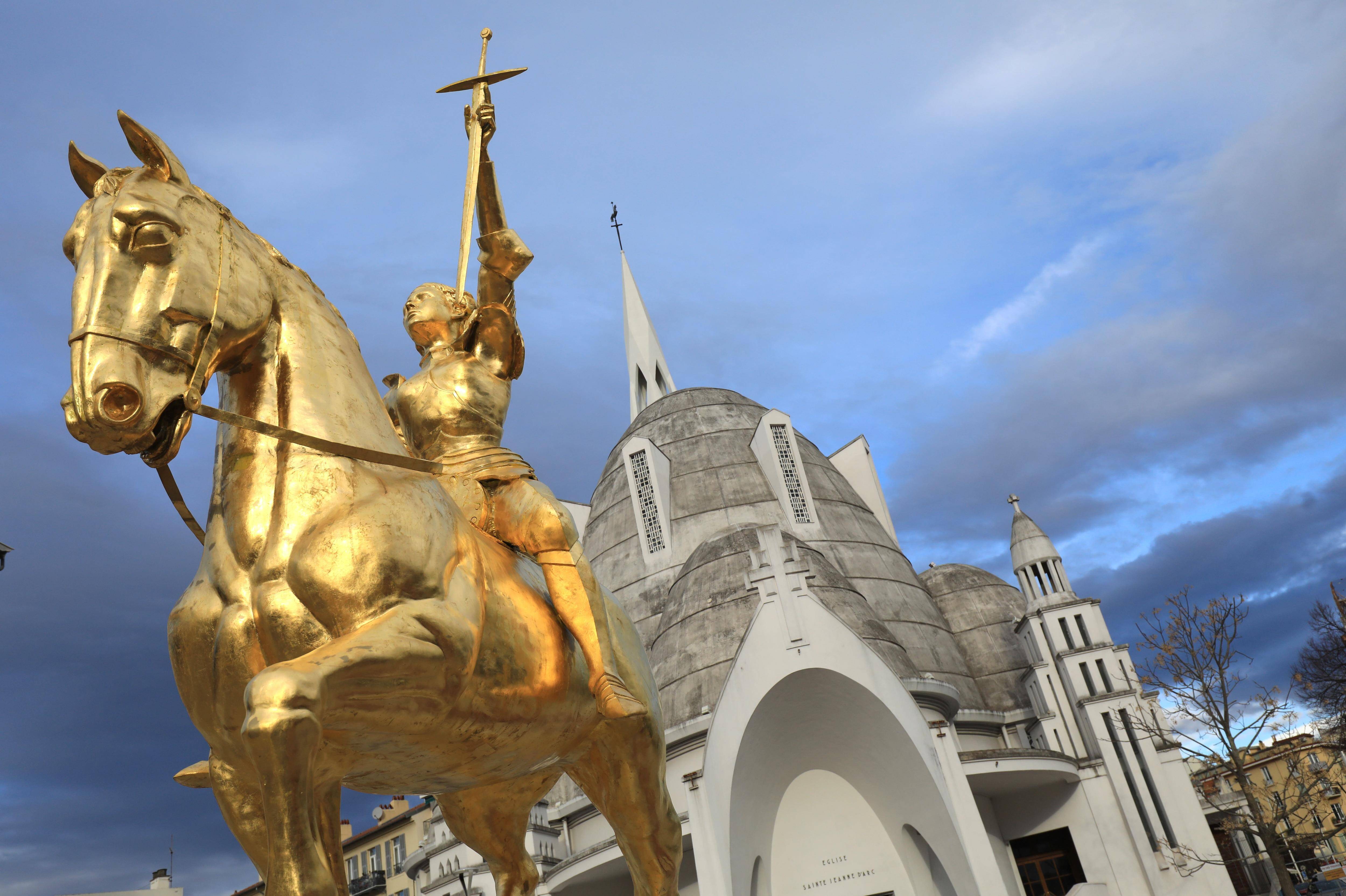 "La régie Parcs d'azur n'a pas cherché à s'affranchir du droit", la régie et Christian Estrosi réagissent à la décision de la cour sur la statue Jeanne d'Arc